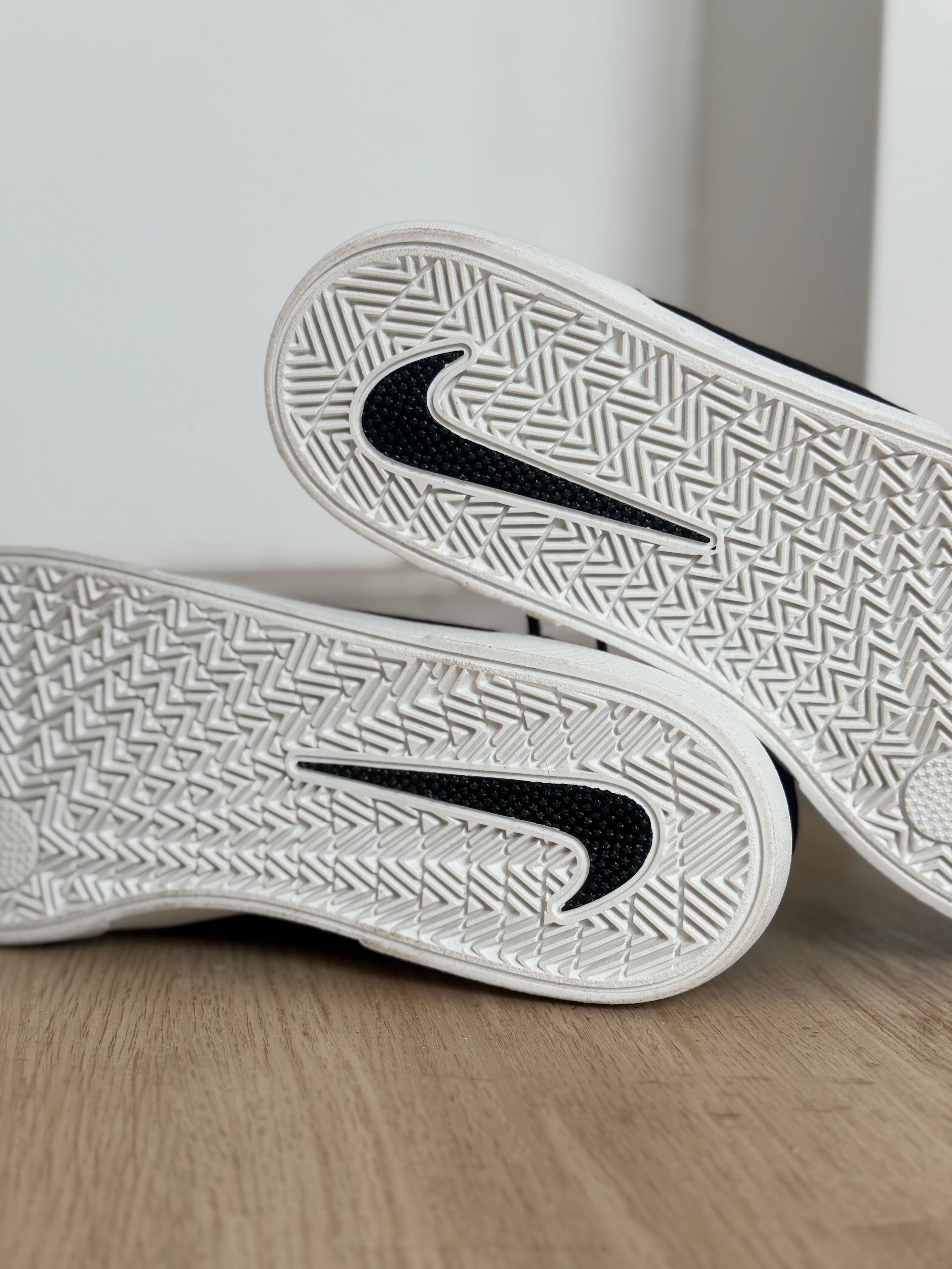 Nike SB Malor “Black/White”