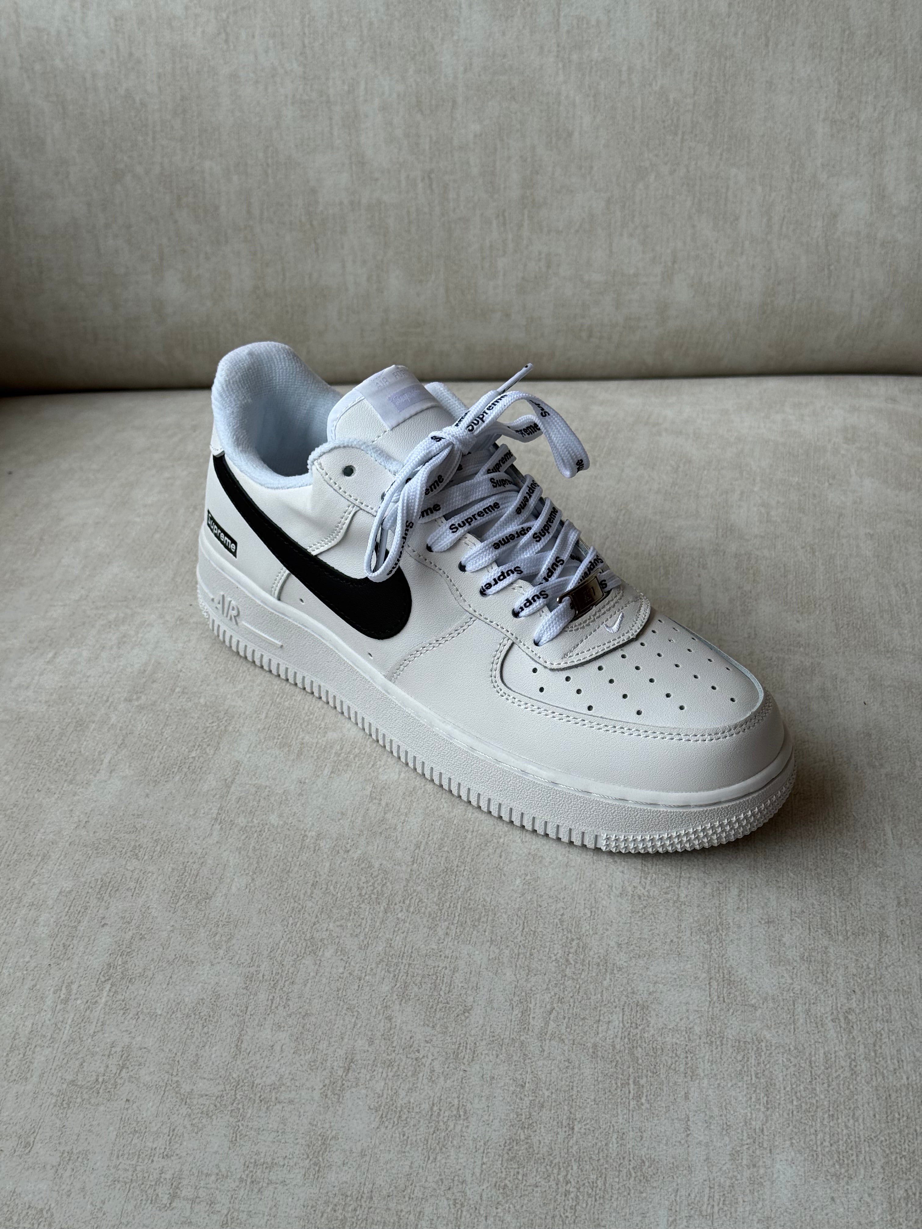 Nike Air Force 1 x Supreme “White/Black”