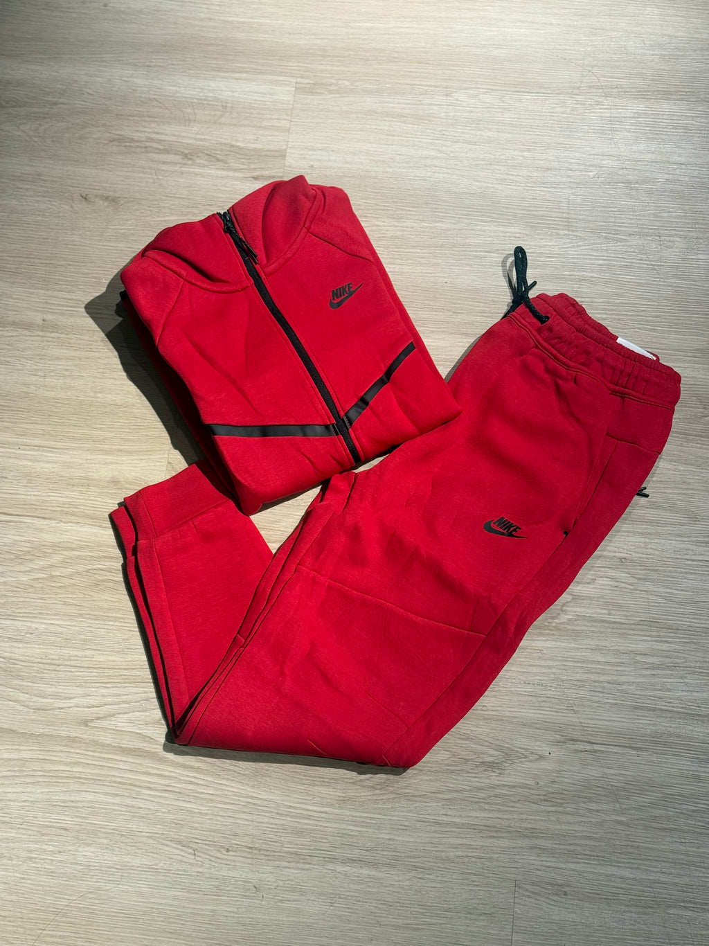 Sudadera Nike Tech Fleece “Red”