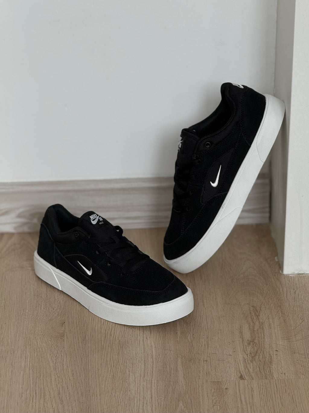Nike SB Malor “Black/White”