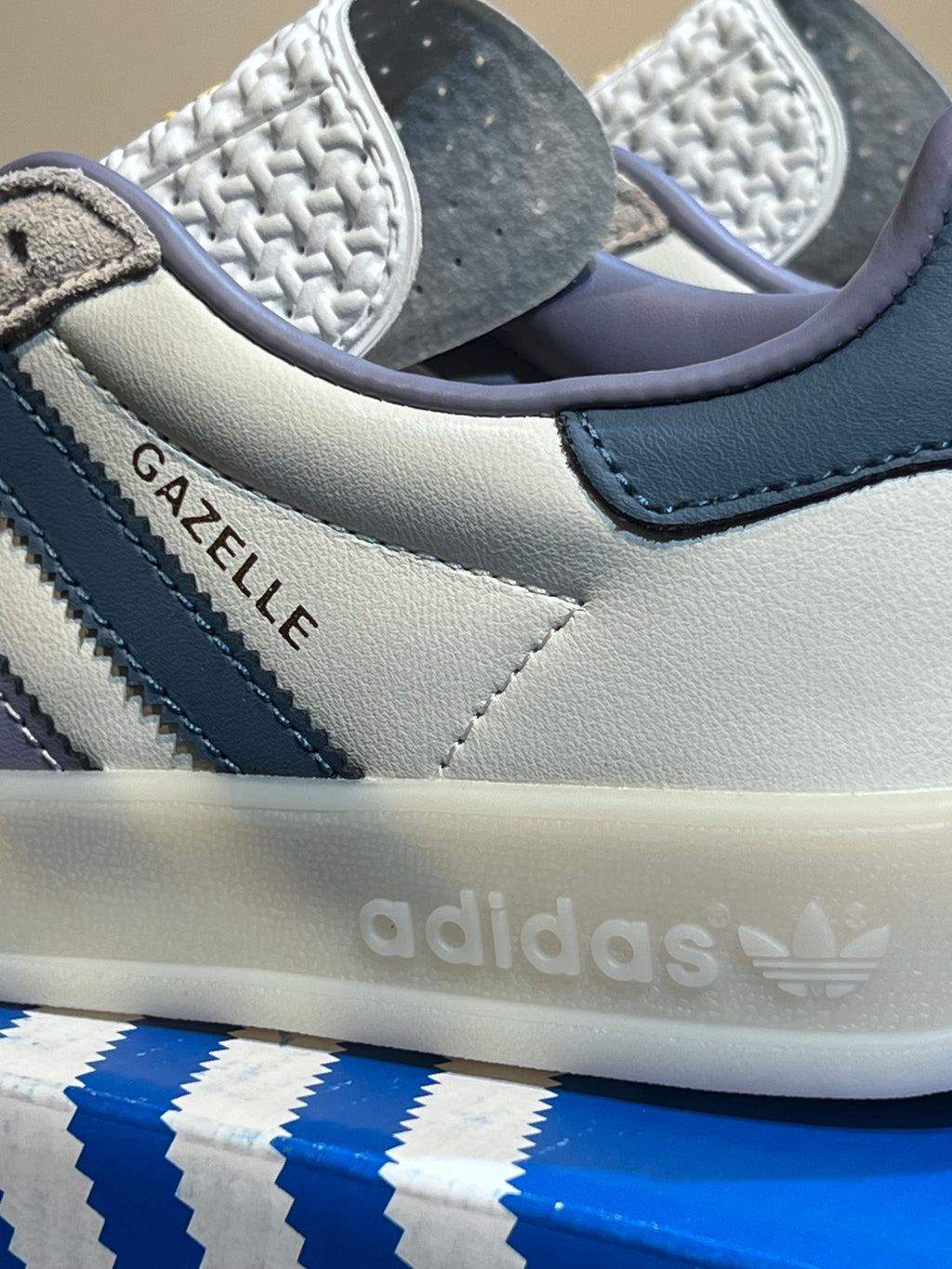Adidas Gazelle Indoor “White/Blue”