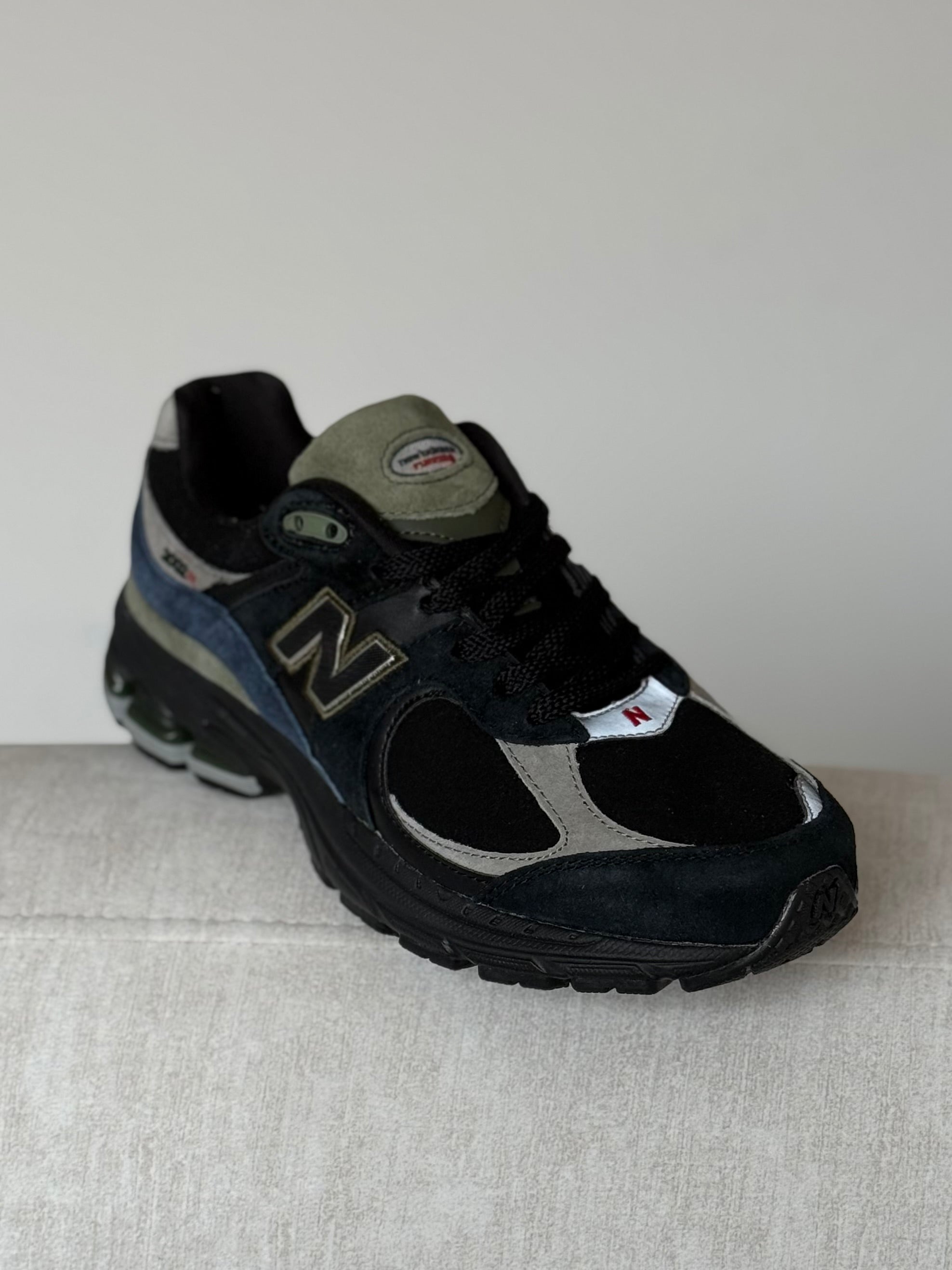 New Balance 2002R