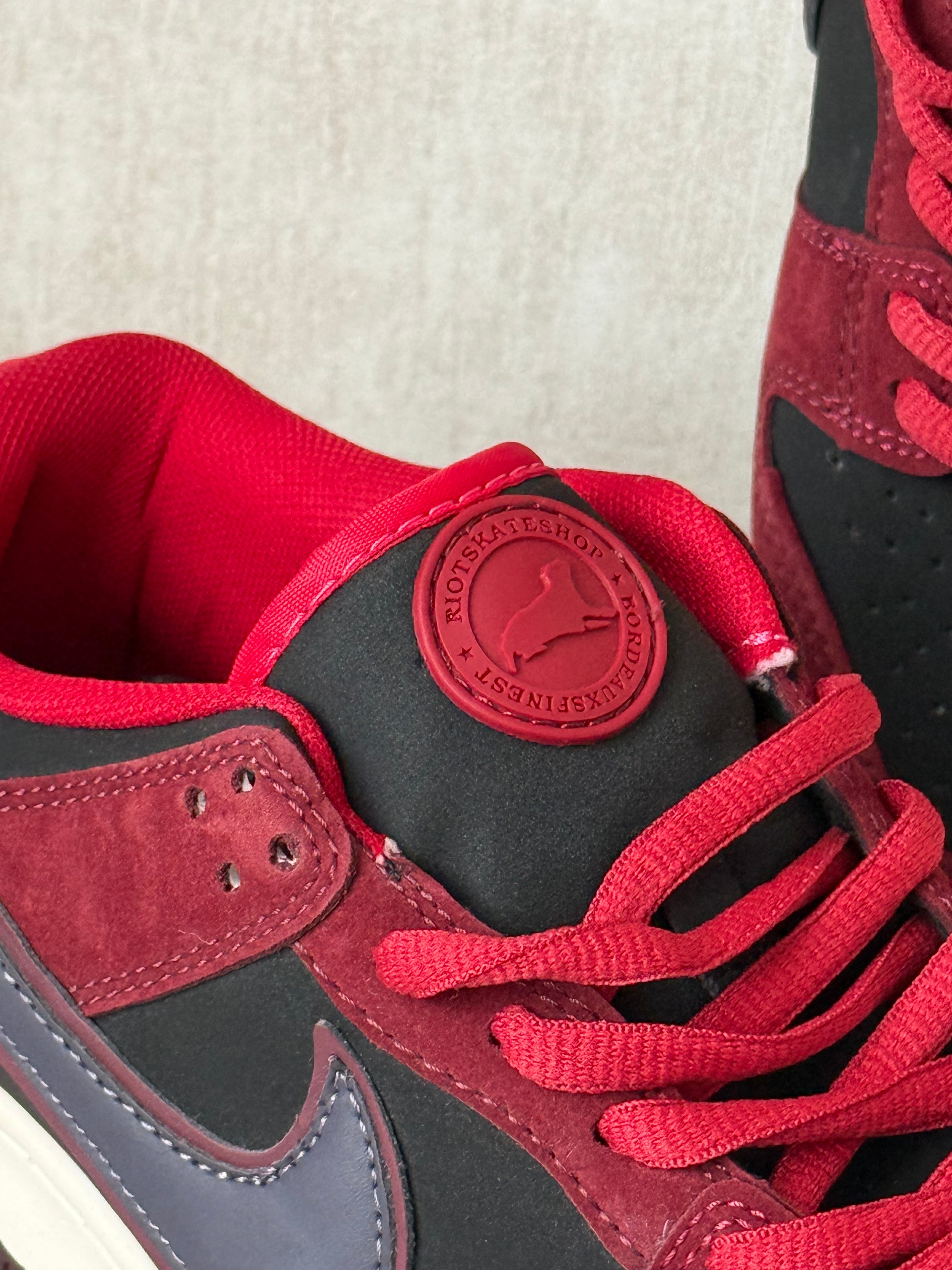 Nike Dunk Sb “Riot Skateshop”