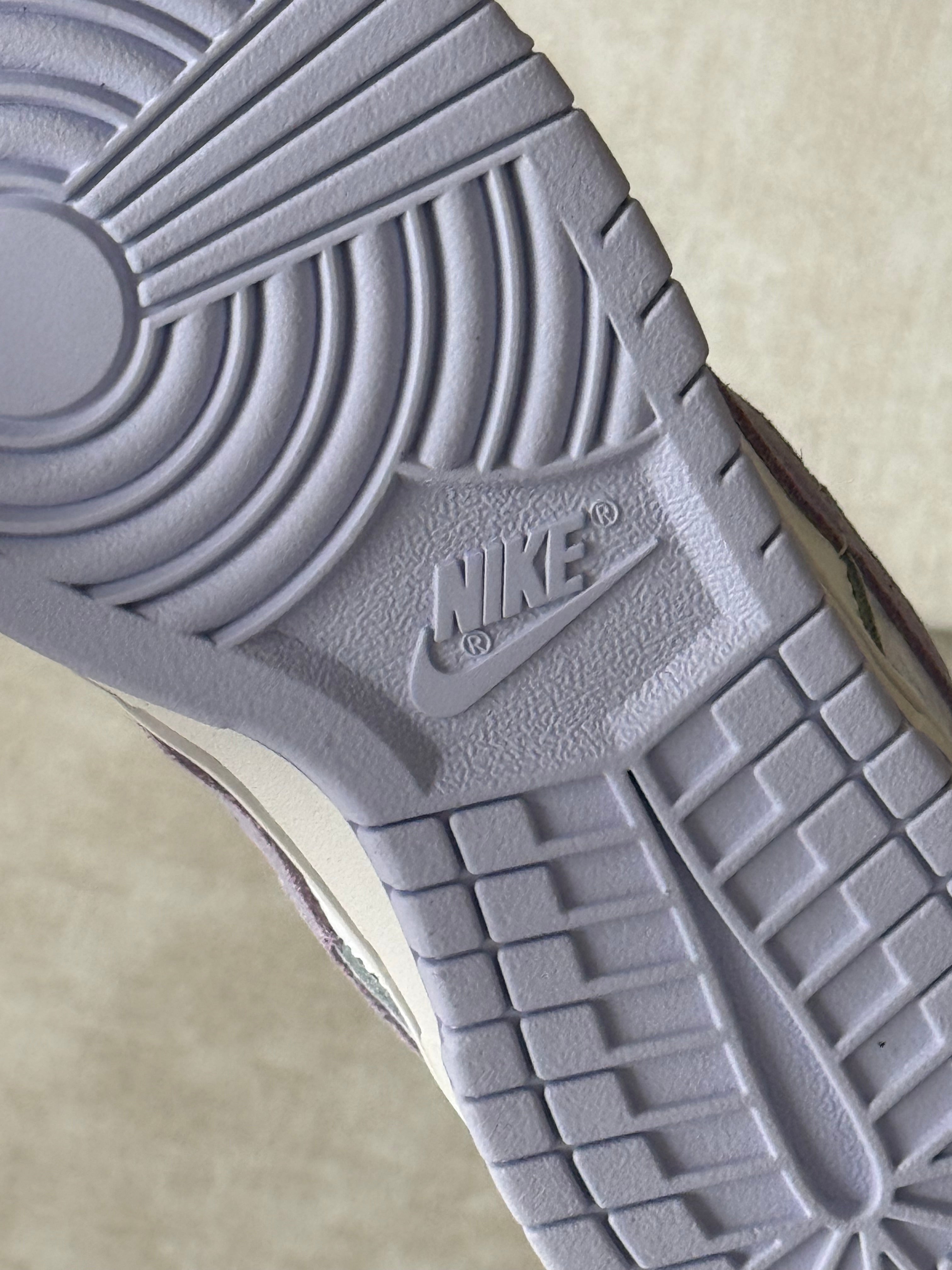 Nike Dunk Low “Purple Pulse”