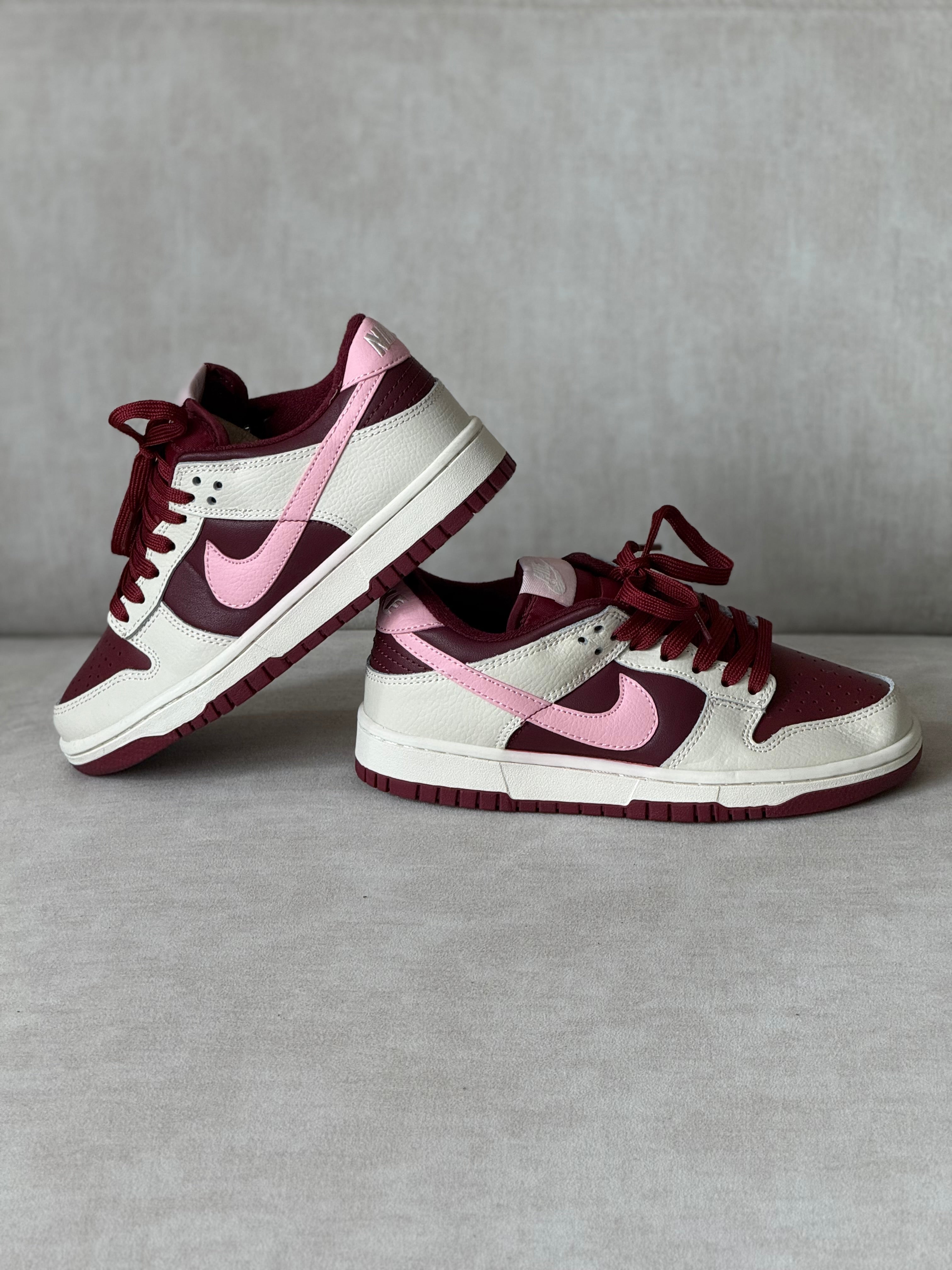 Nike Dunk Low "Valentine's Day 2023"