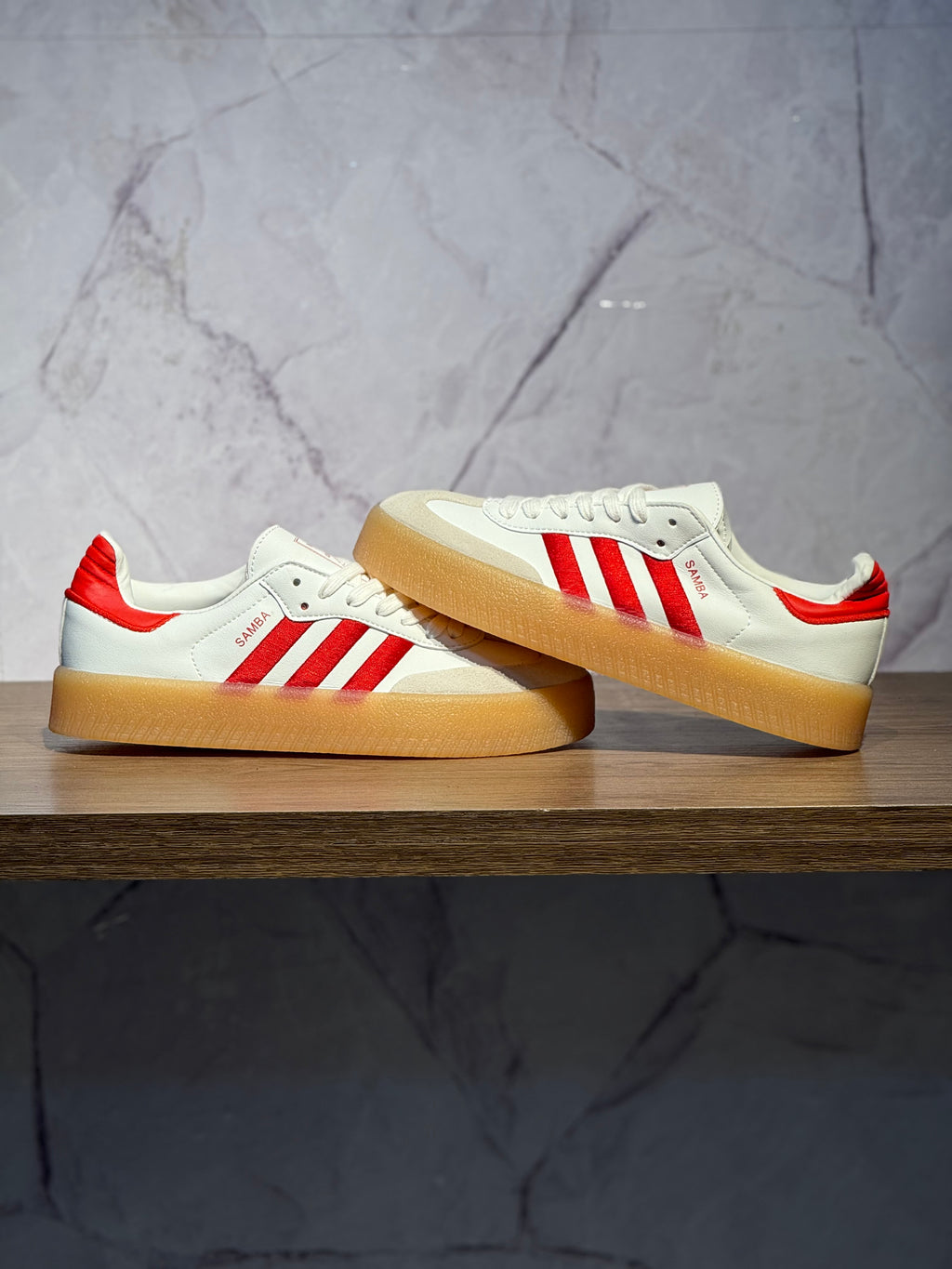 Samba Plataform “White/Red”