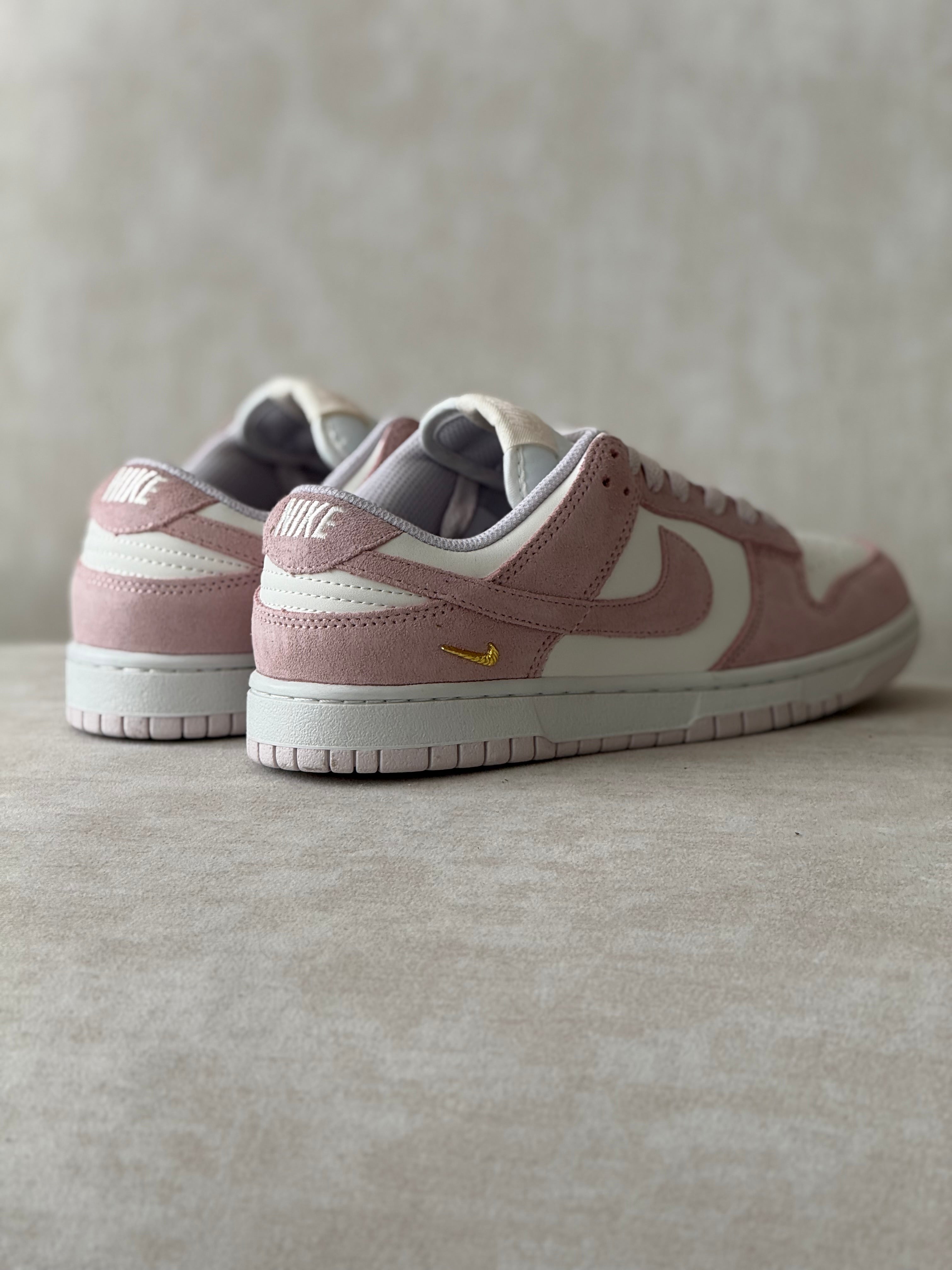 Nike Dunk SB Mini Swoosh “Pink”