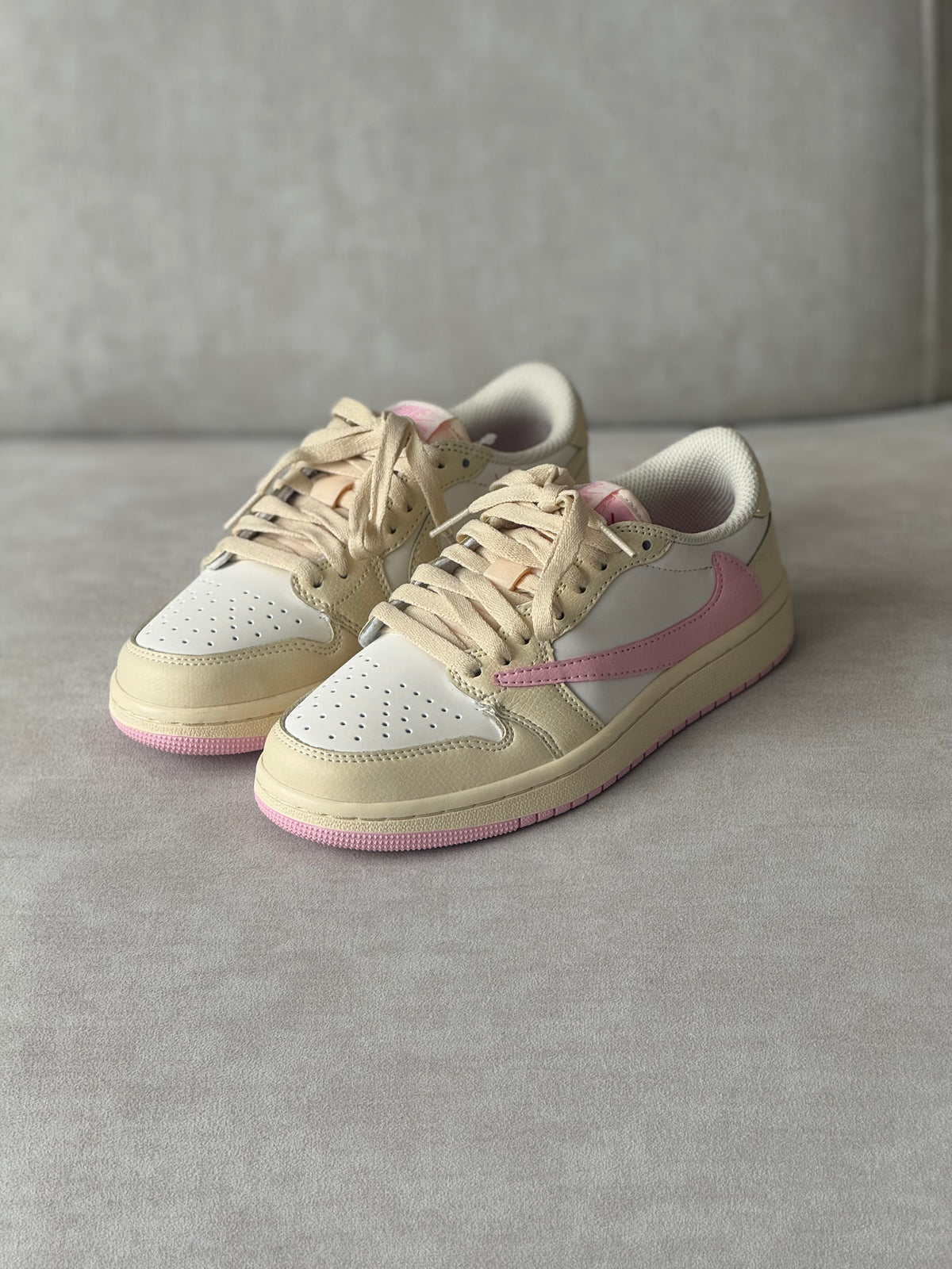 Air Jordan 1 Low x Travis Scott “Shy Pink”