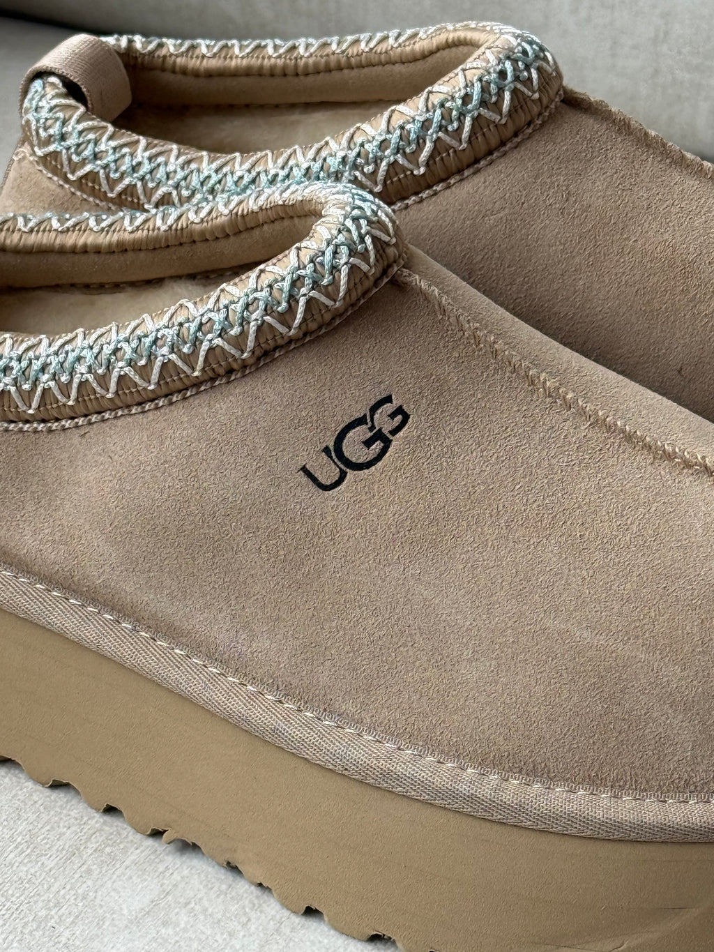 UGG