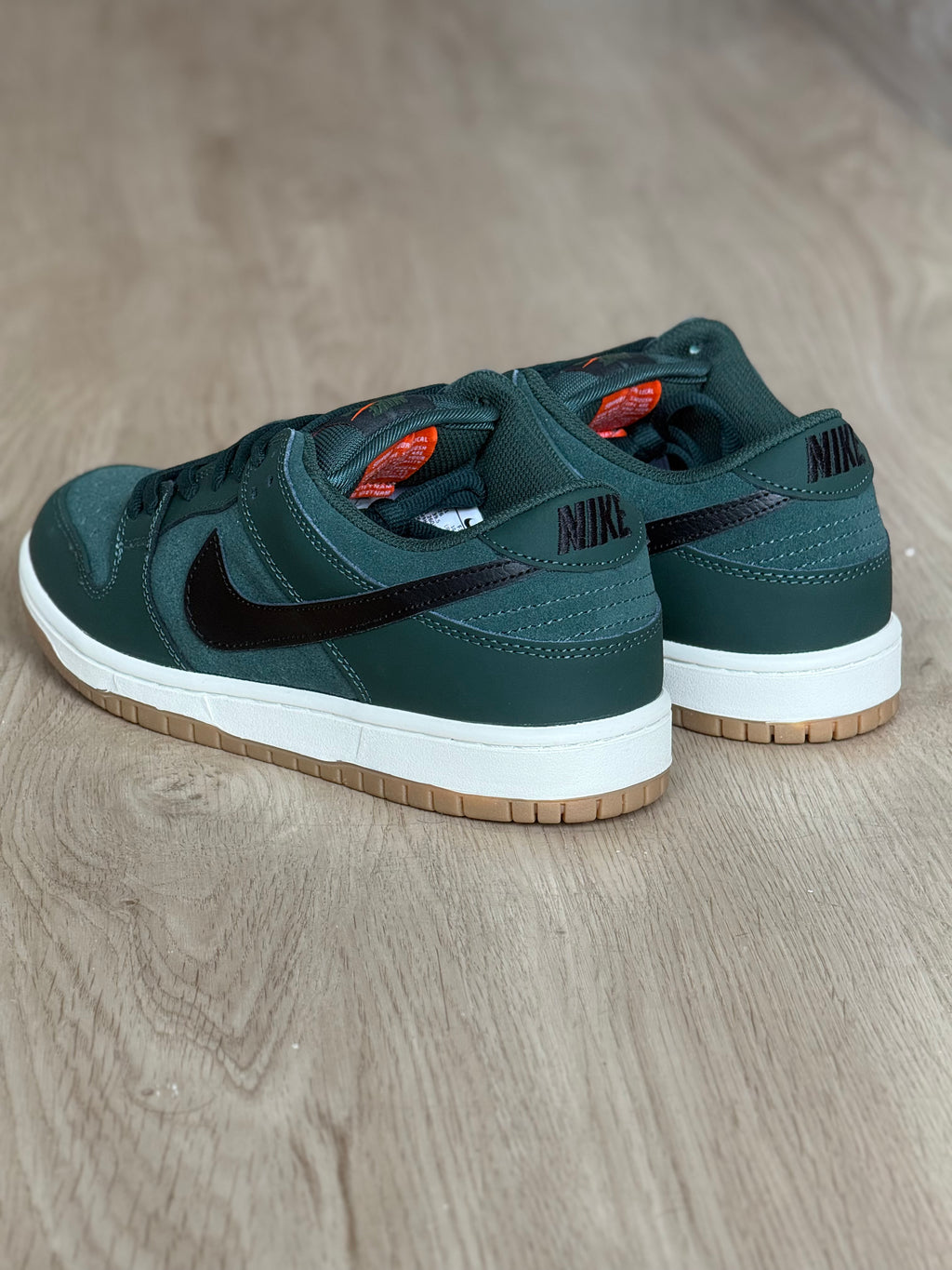 Nike SB Dunk Low ”Green/gum”