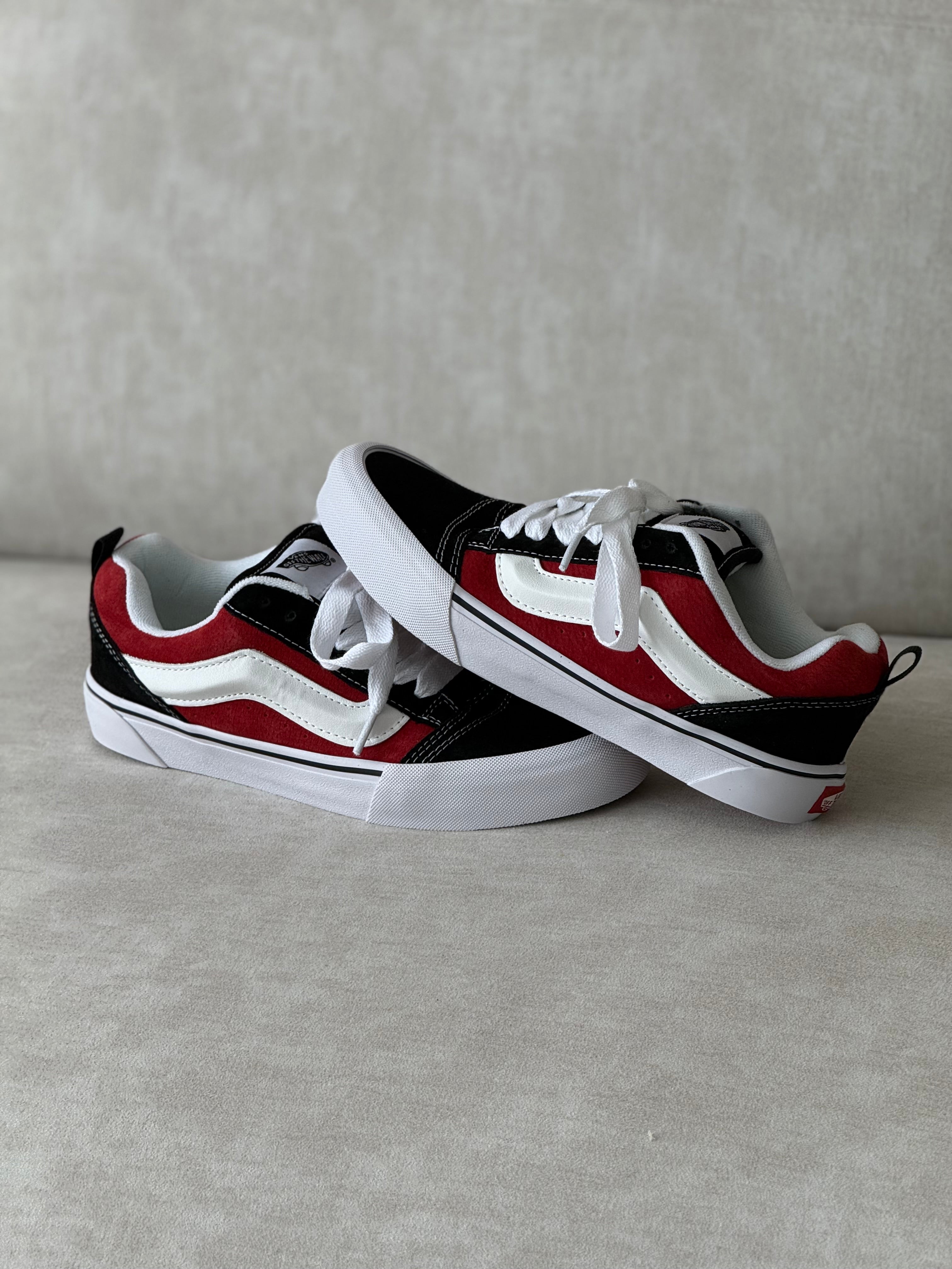 Vans Knu Skull “Black/Red”