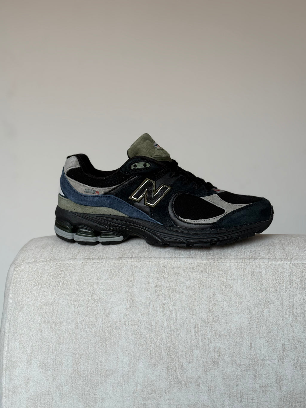 New Balance 2002R