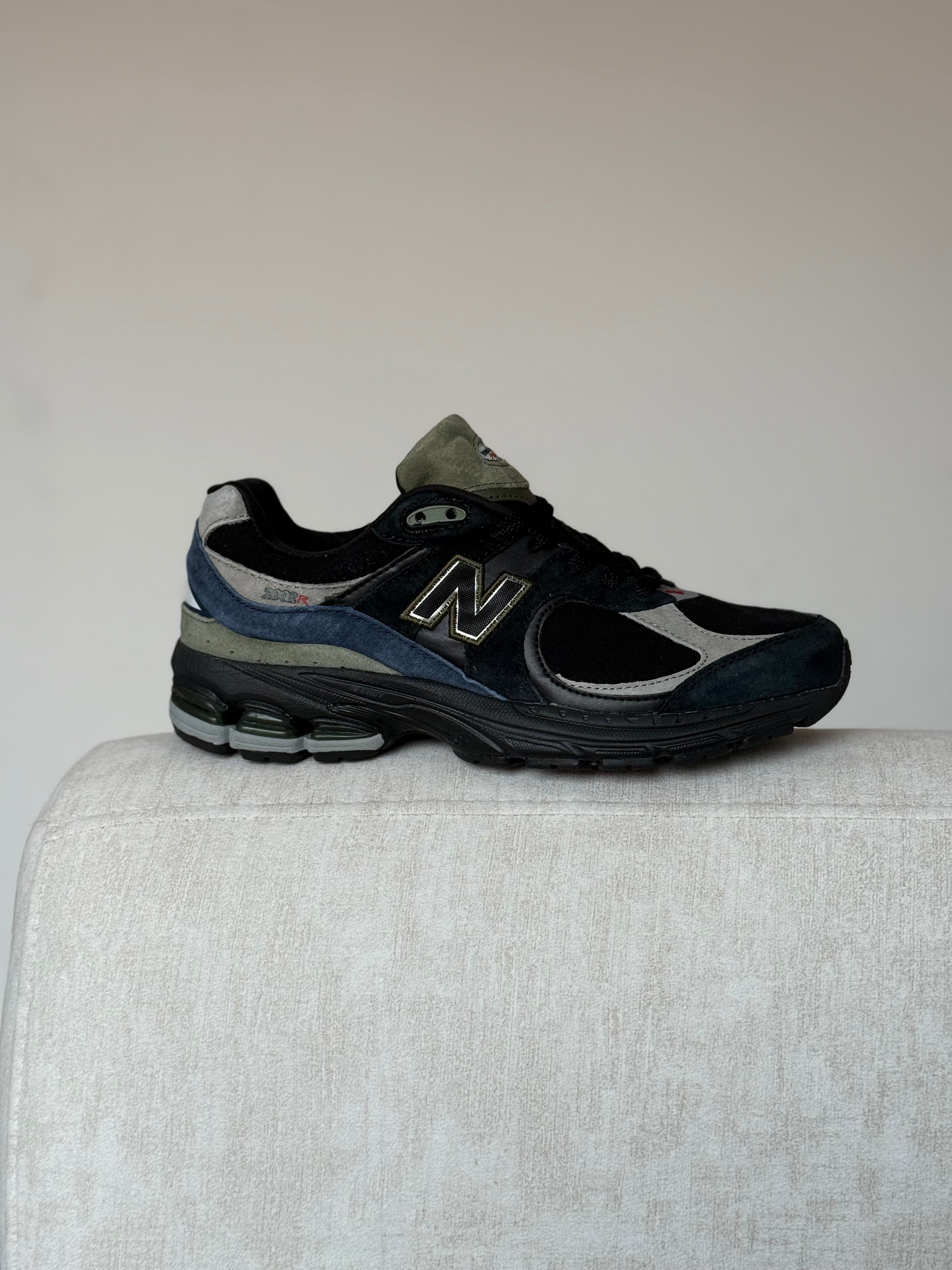 New Balance 2002R