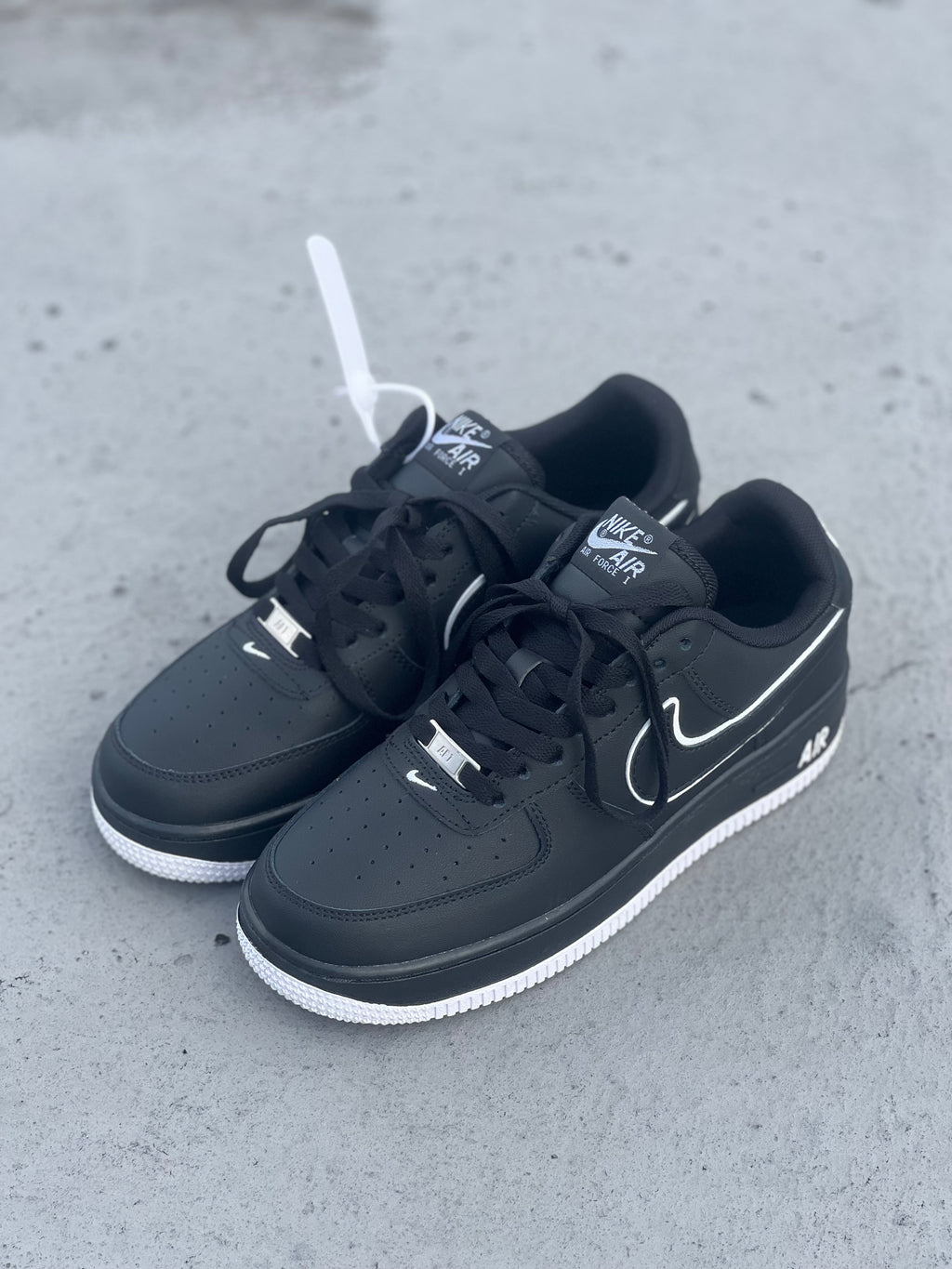 Nike Air Force 1 '07 Black White Sole