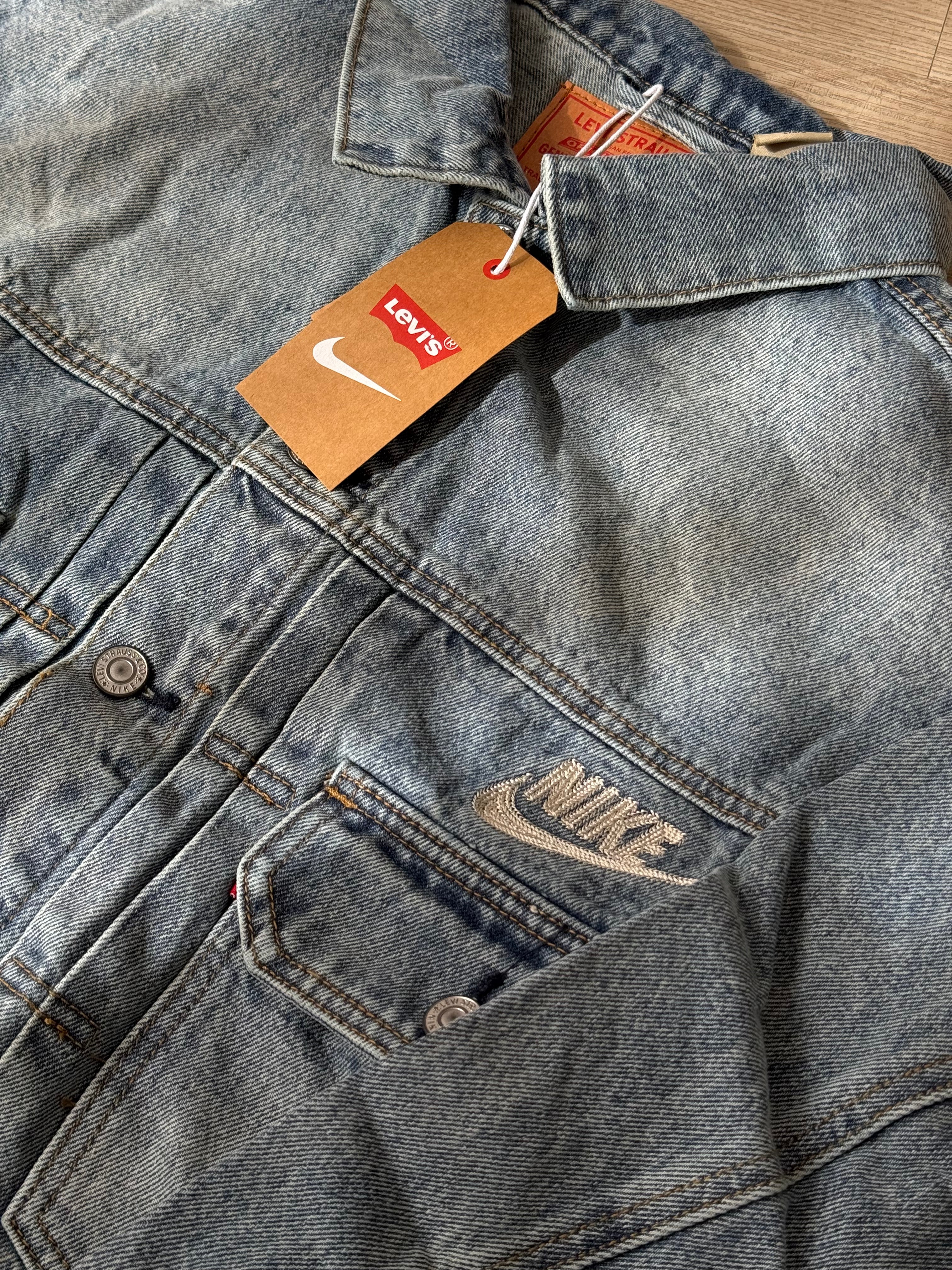 Chaqueta Levi’s X Nike