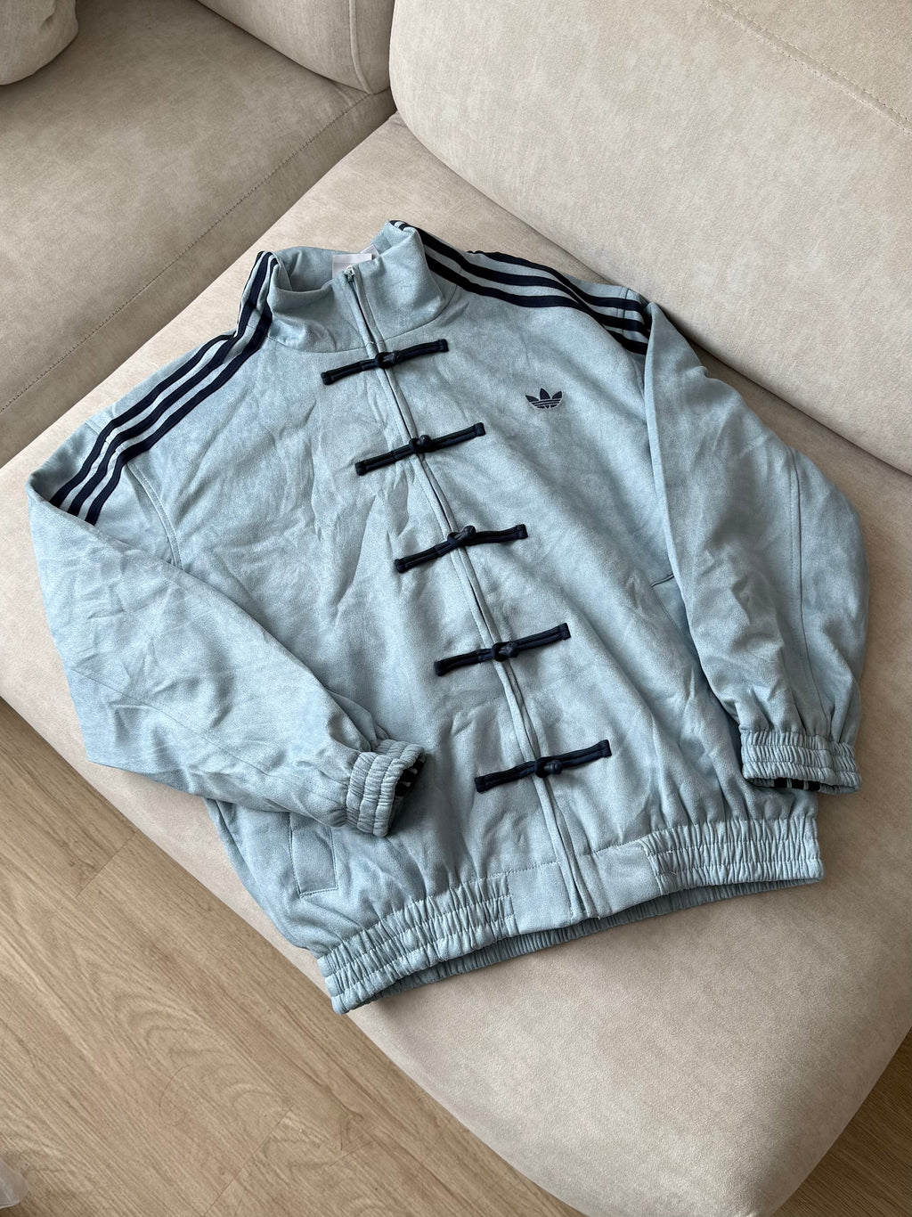 Chaqueta Adidas CNY “Blue baby”