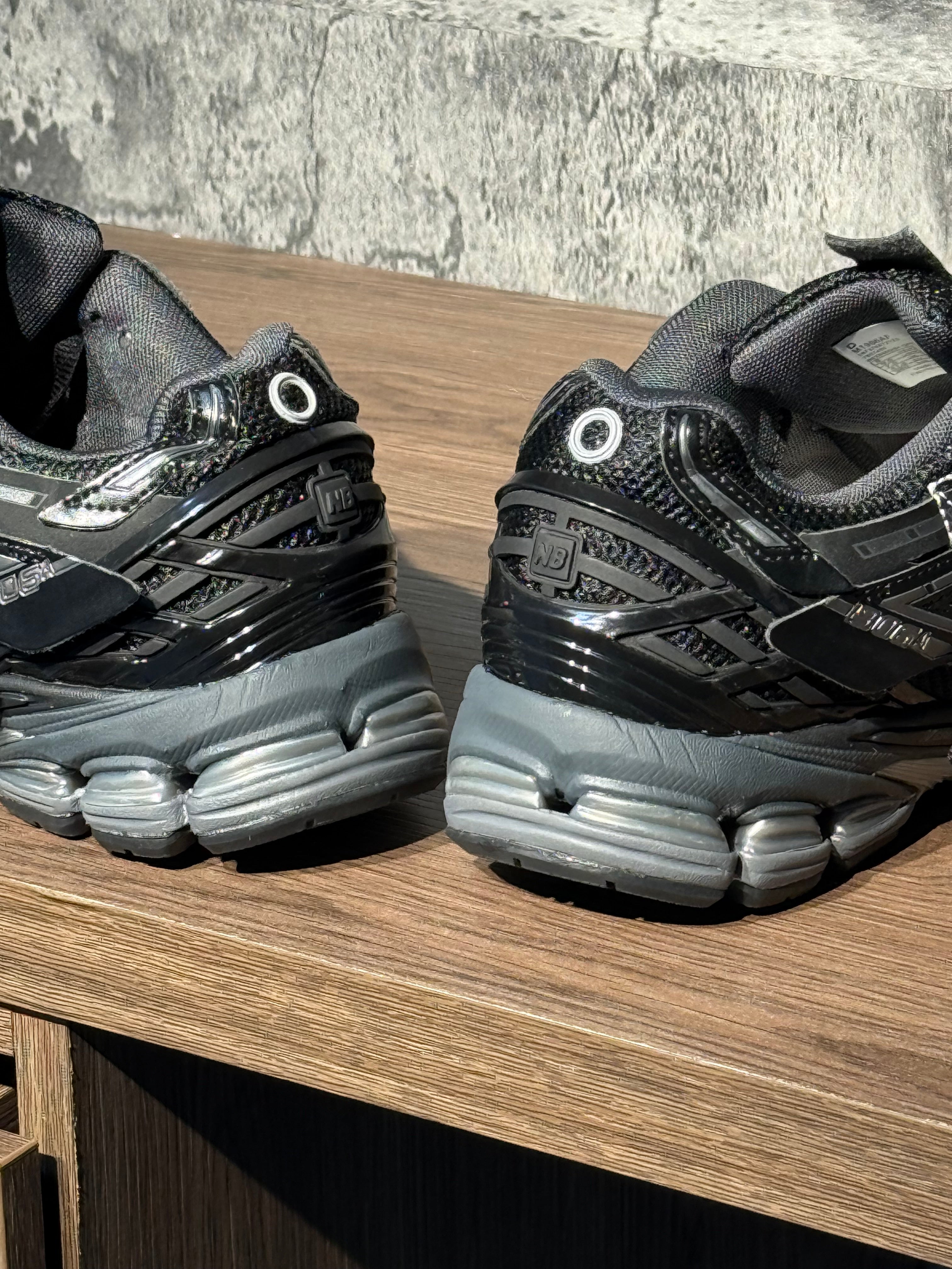 New Balance 1906R “Black/Silver”