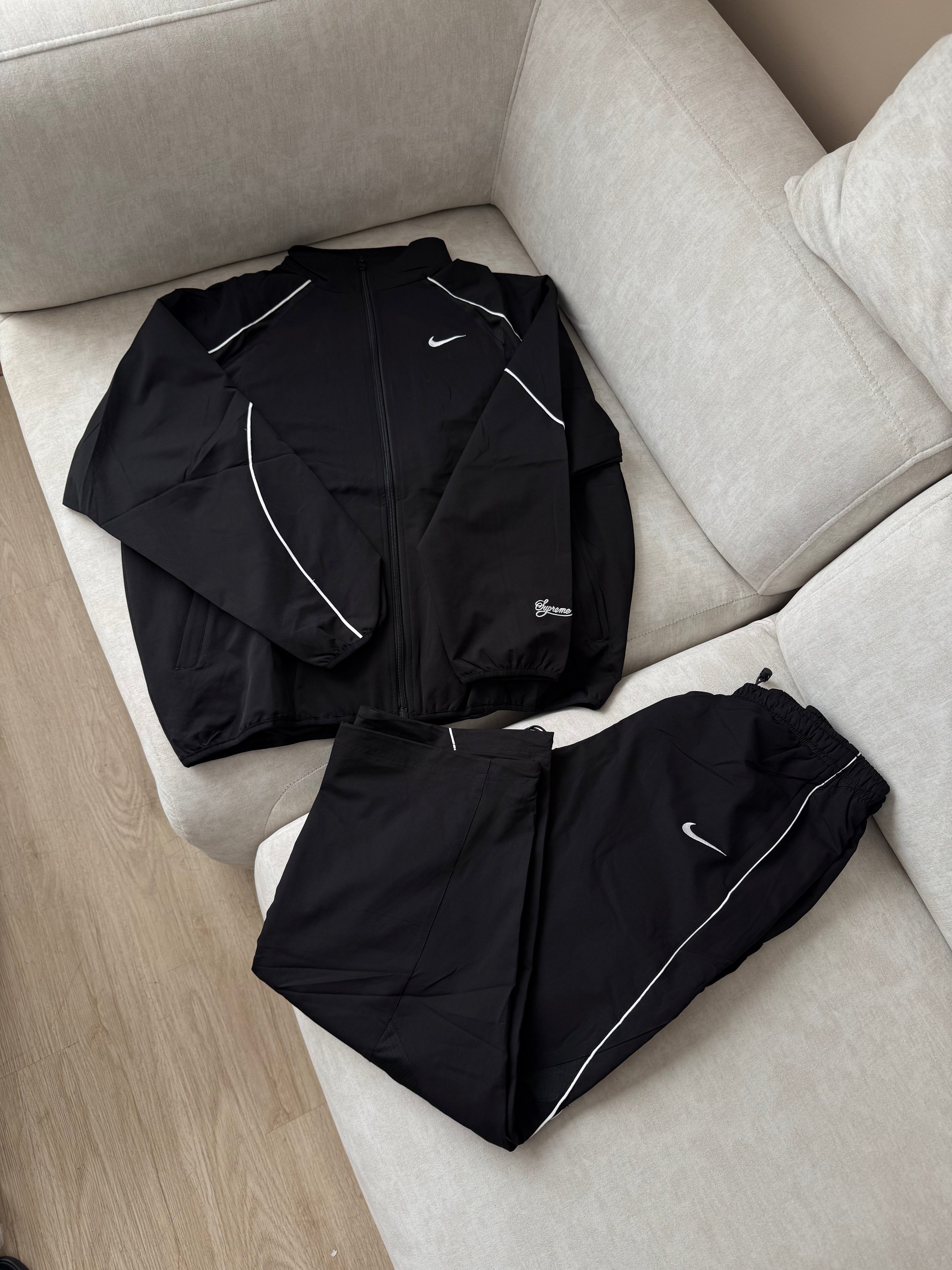 Sudadera Nike x Supreme Track