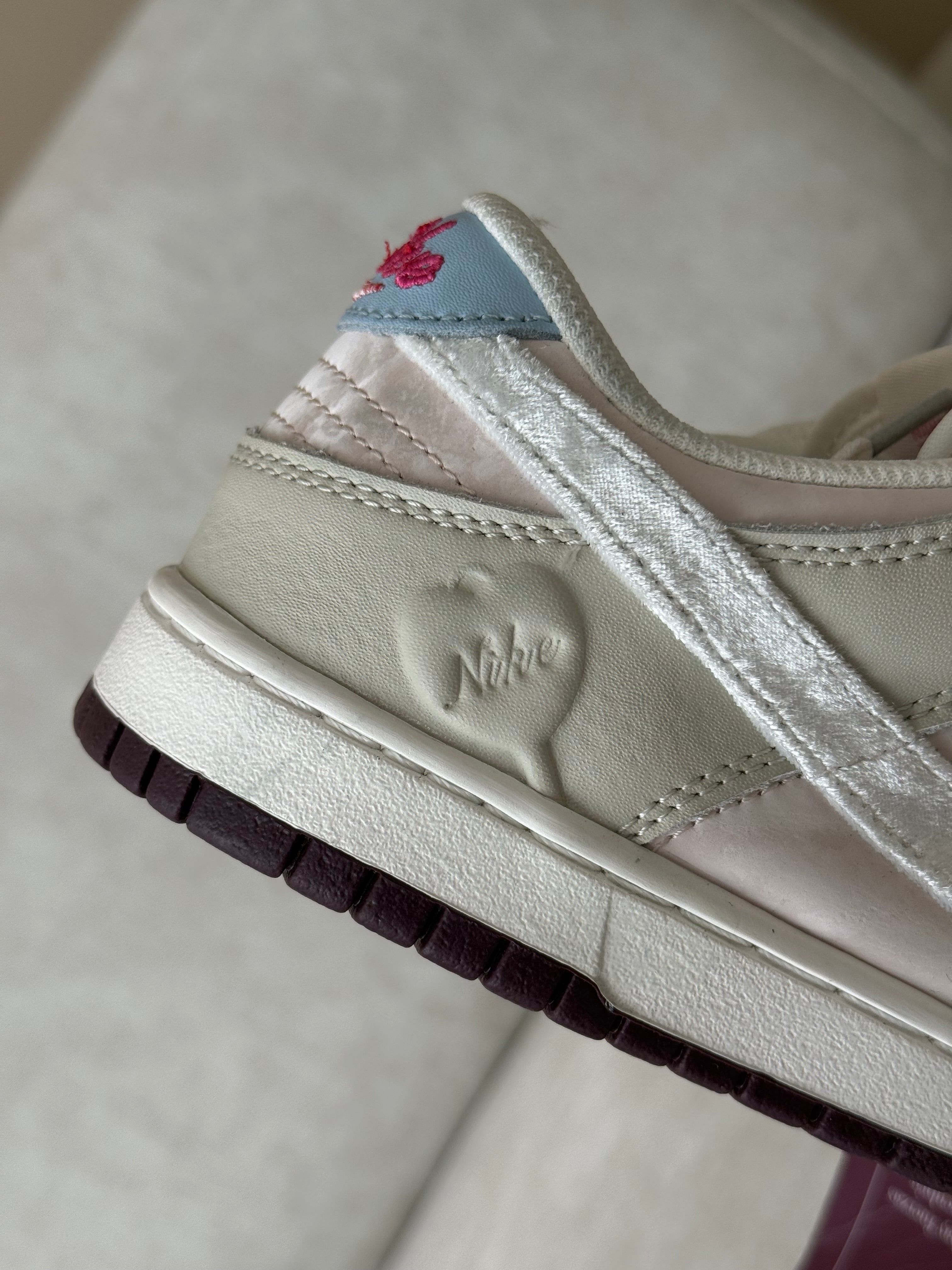 Nike Dunk SB “San Valentine”
