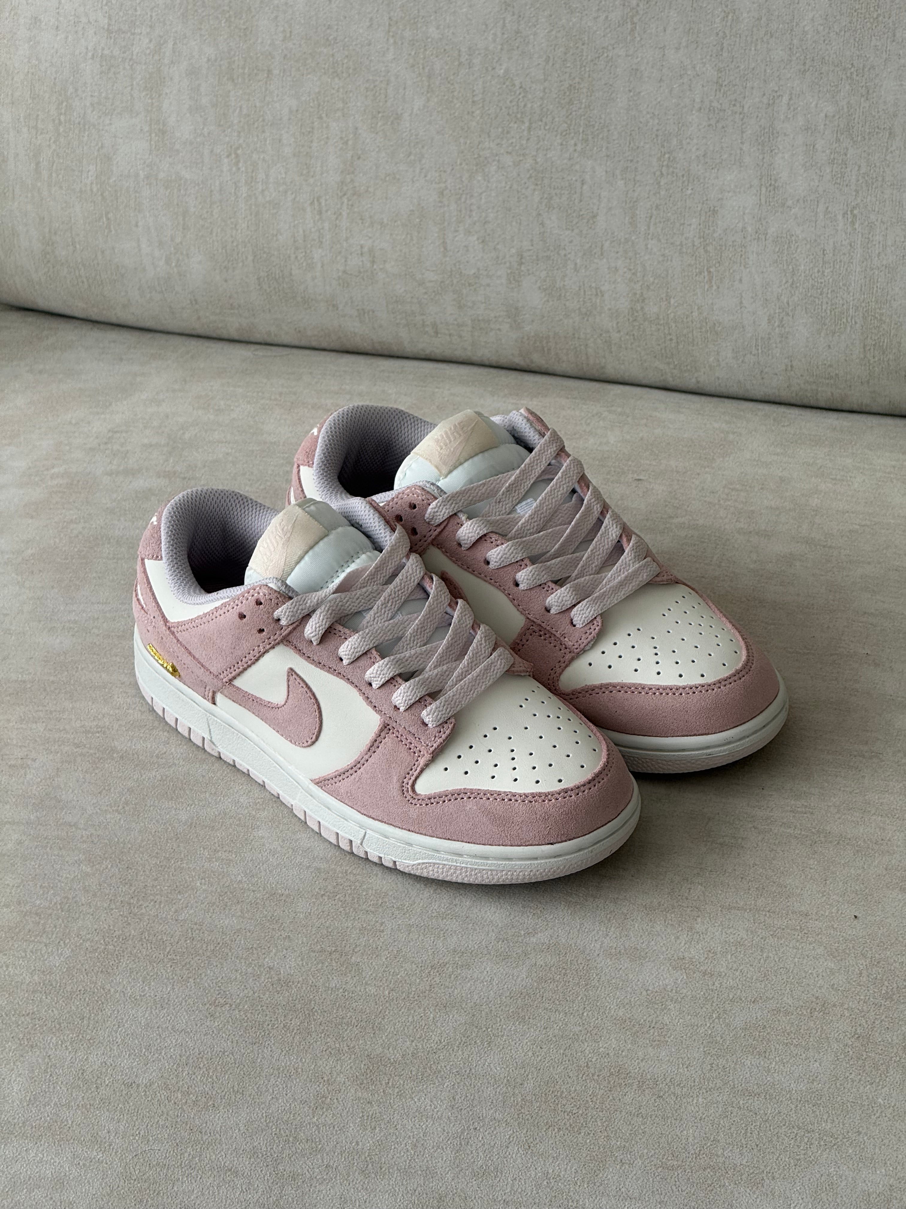 Nike Dunk SB Mini Swoosh “Pink”