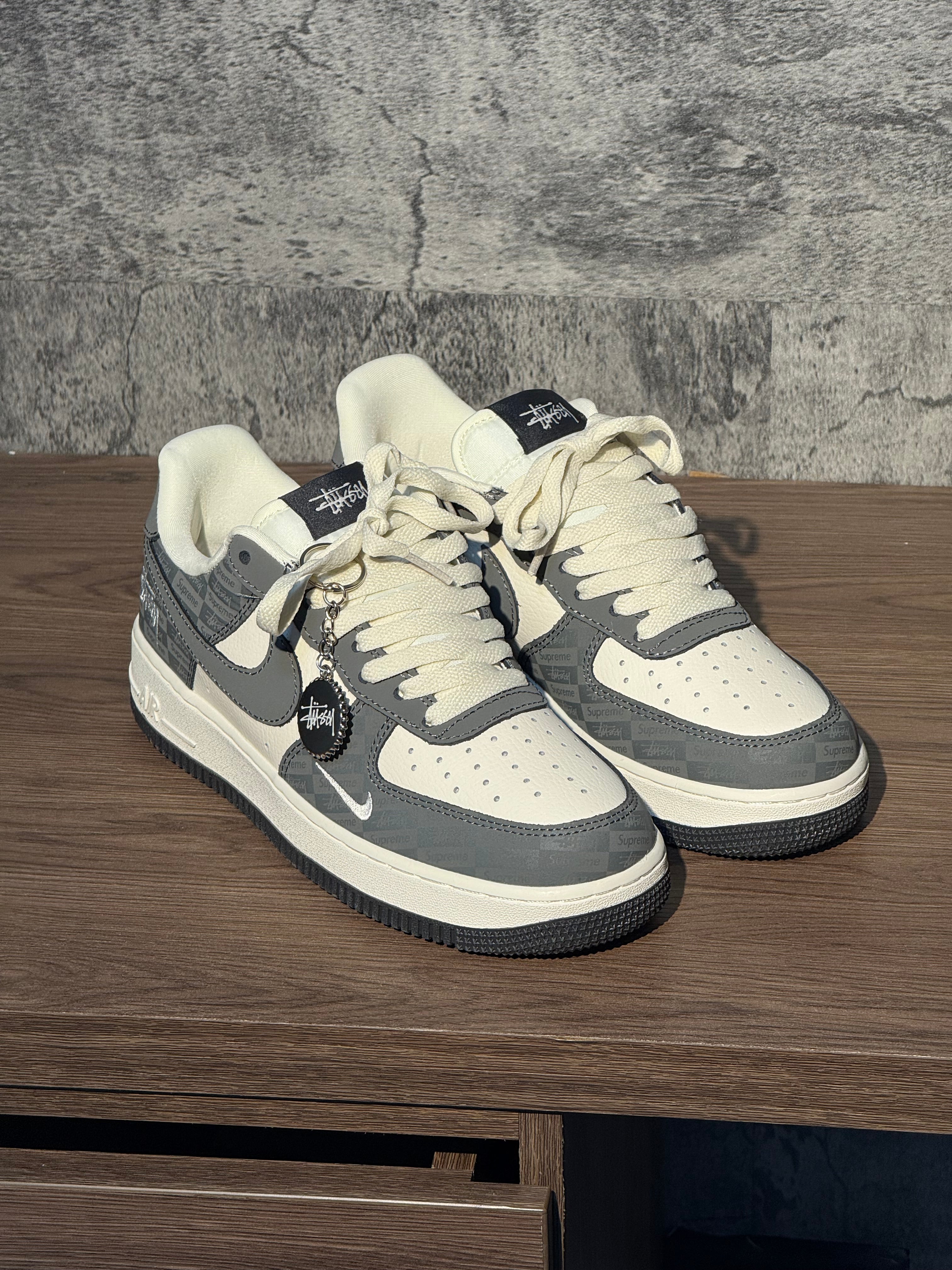 Nike Air Force 1 x Stussy
