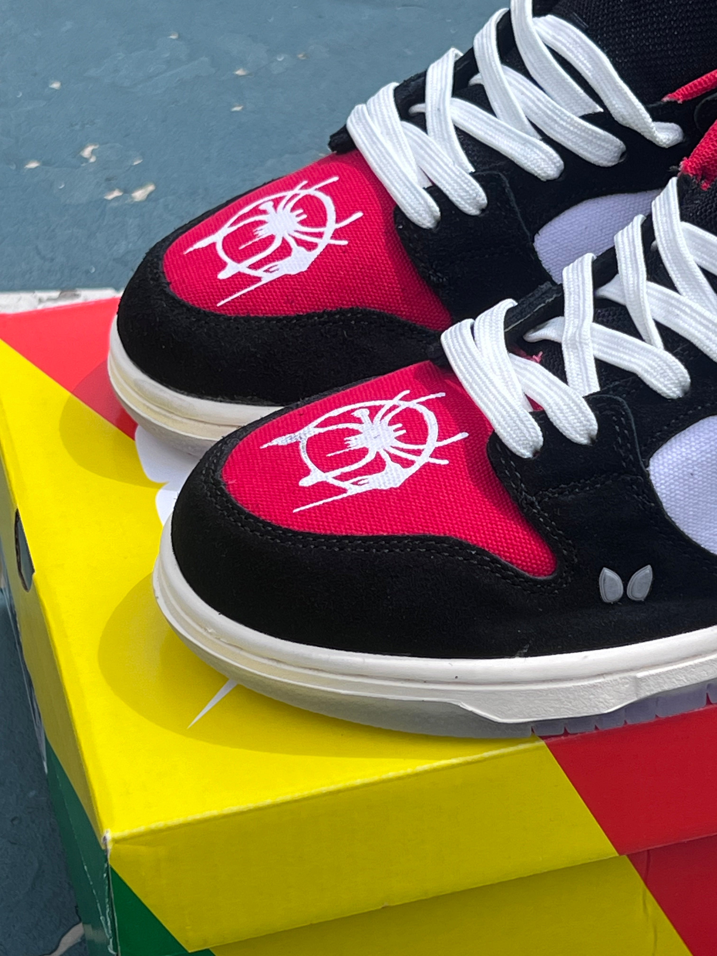 Nike Dunk Low “Spiderman”