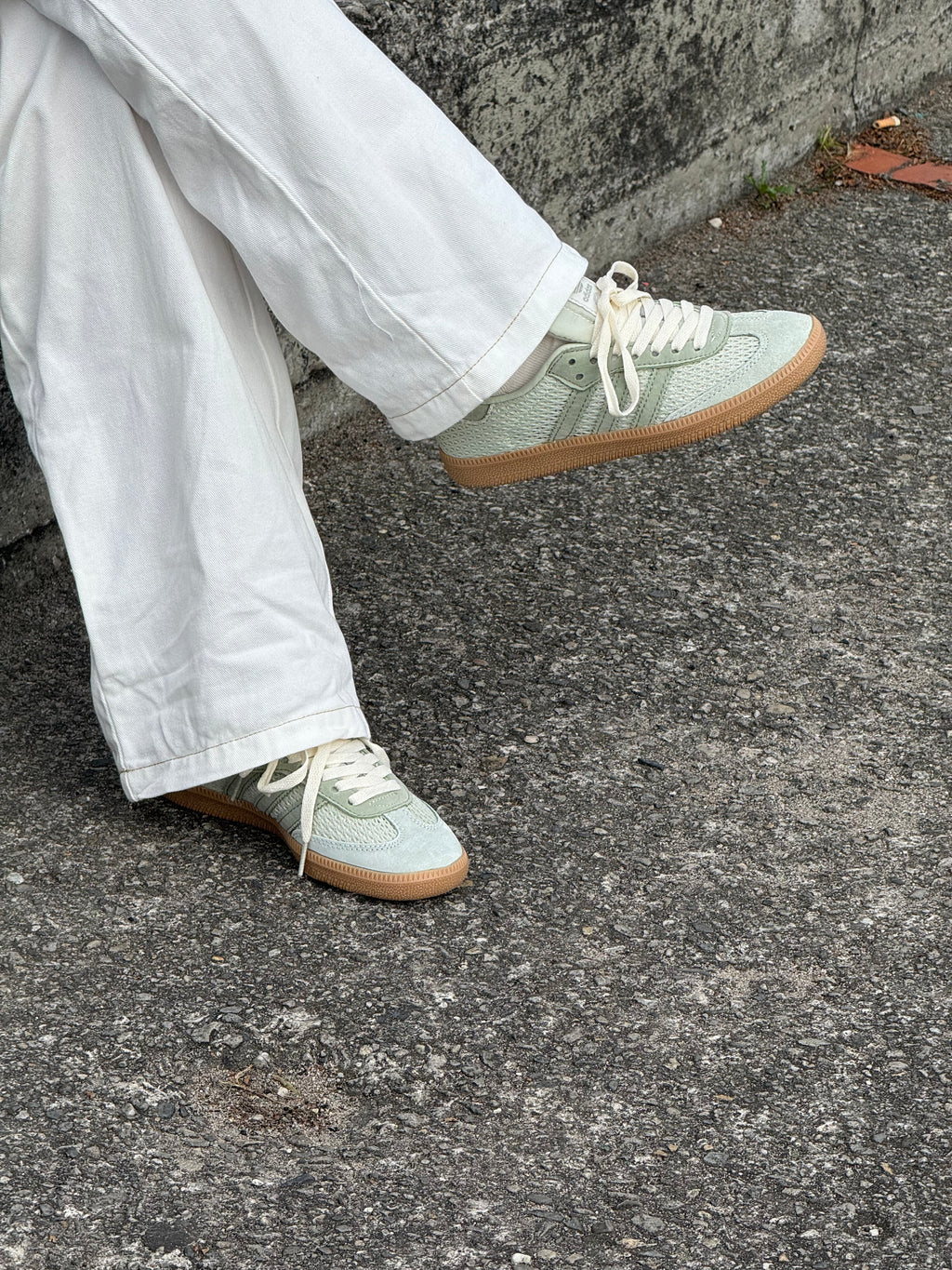Adidas Samba OG “Halo Gum Green”