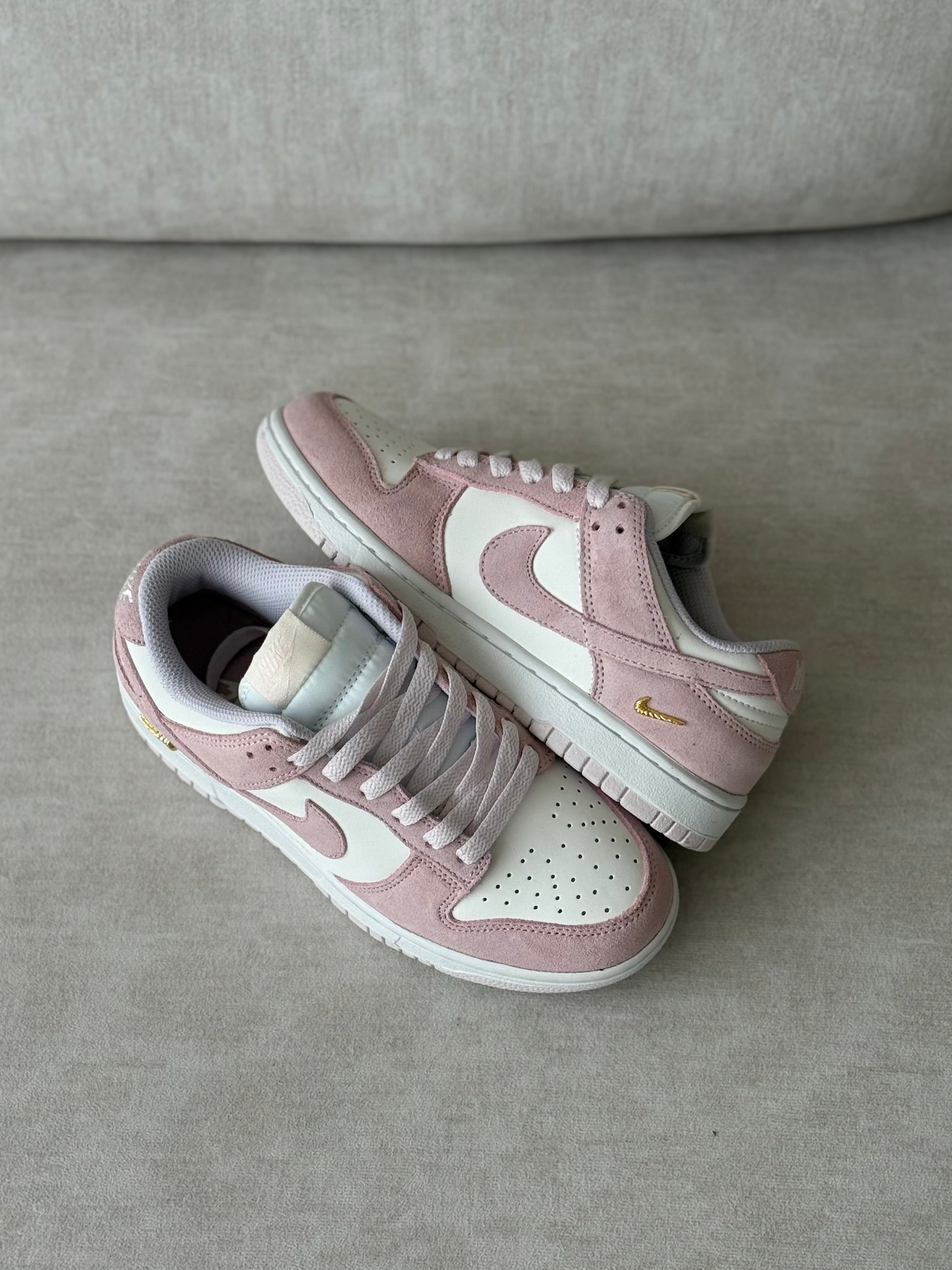 Nike Dunk SB Mini Swoosh “Pink”