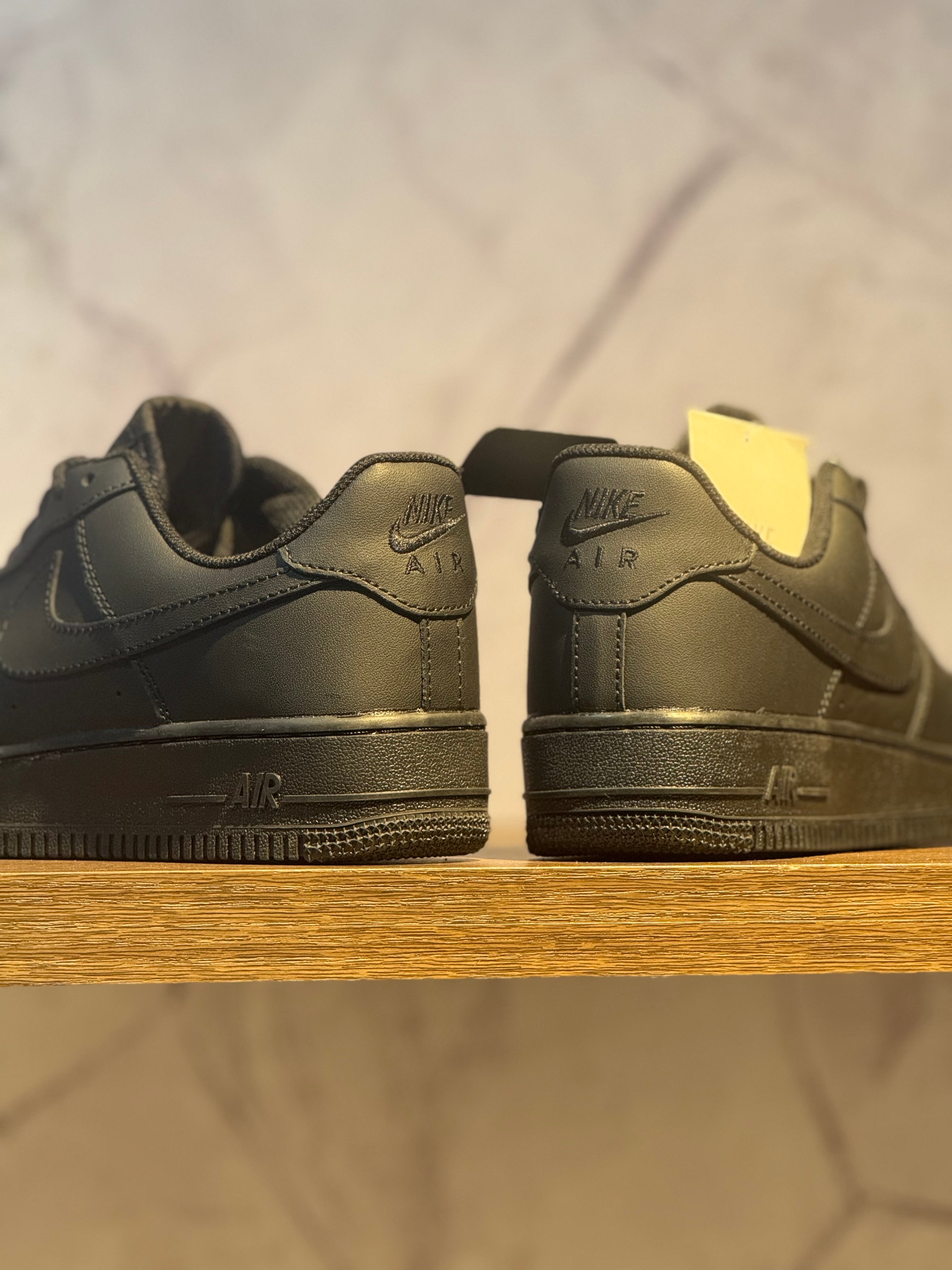 Nike Air Force 1 Black