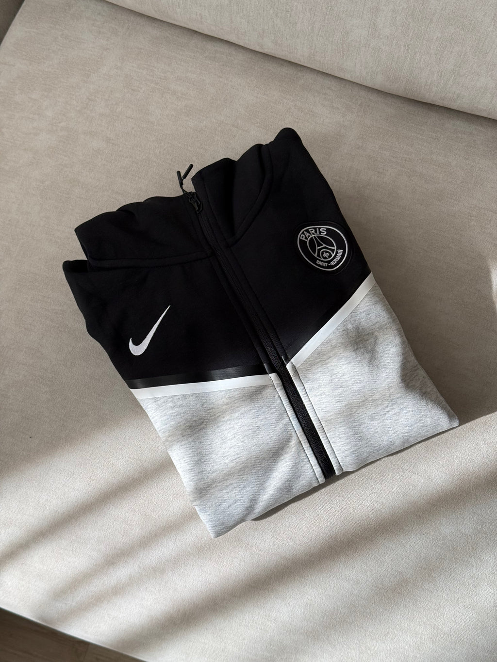 Chaqueta Nike PSG Tech “Black/Grey”