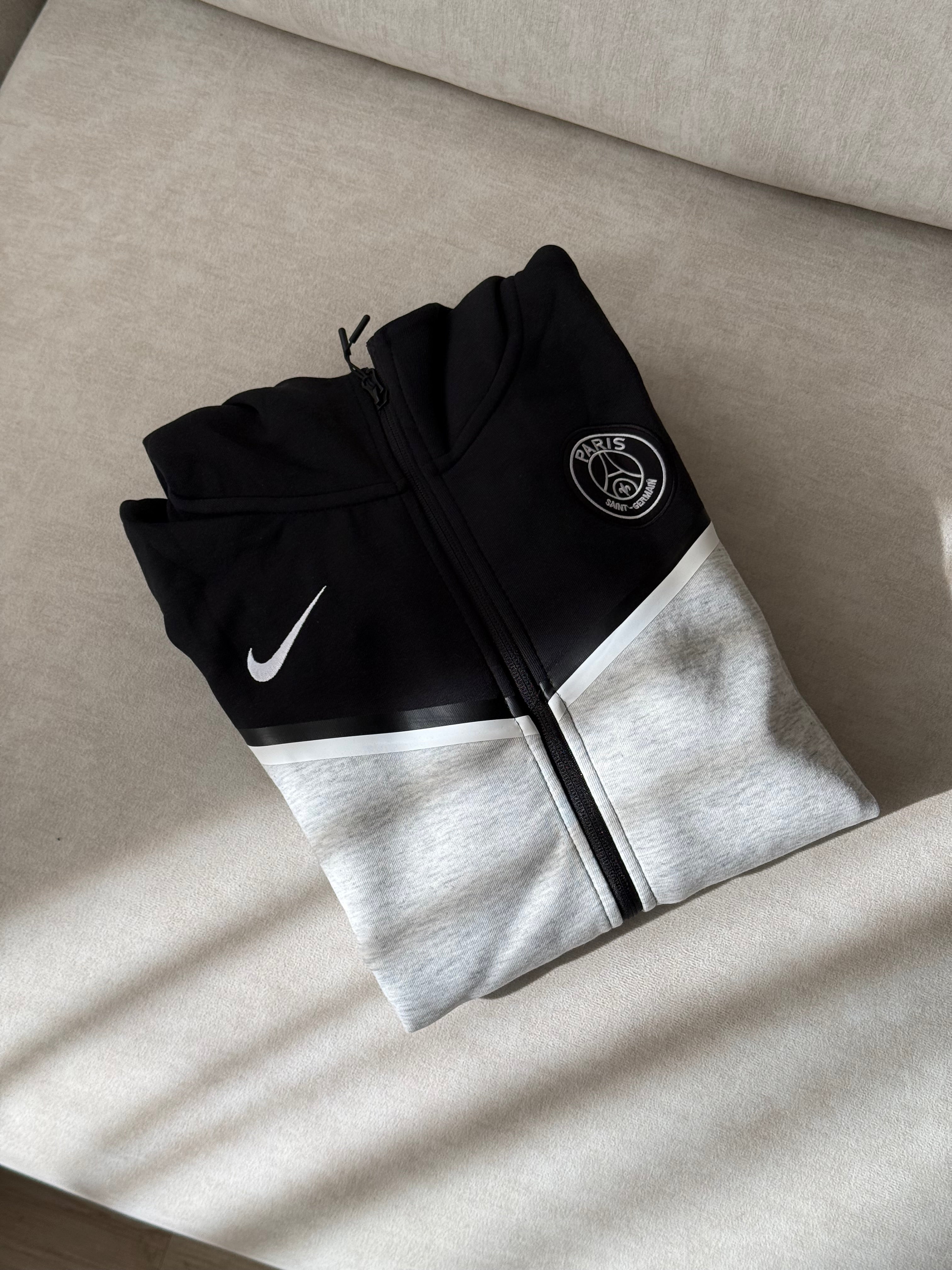 Chaqueta Nike PSG Tech “Black/Grey”