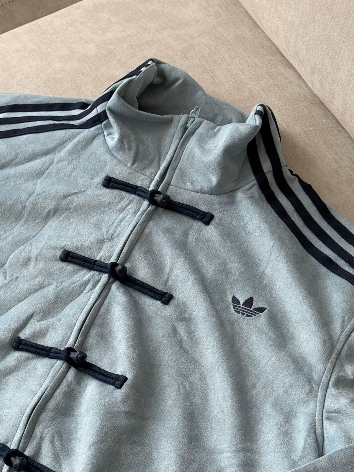 Chaqueta Adidas CNY “Blue baby”