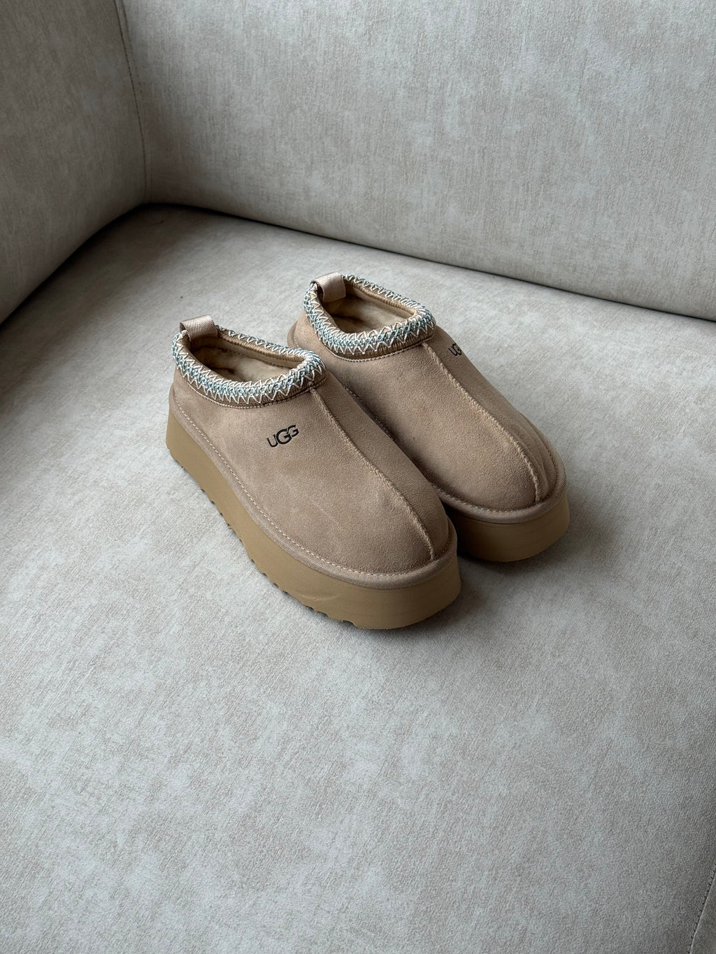 UGG