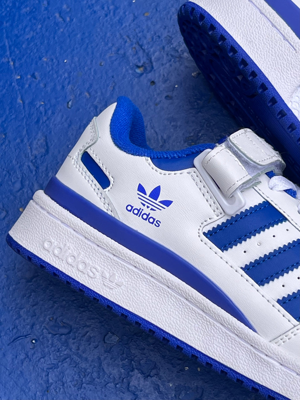 Adidas forum low W/Blue