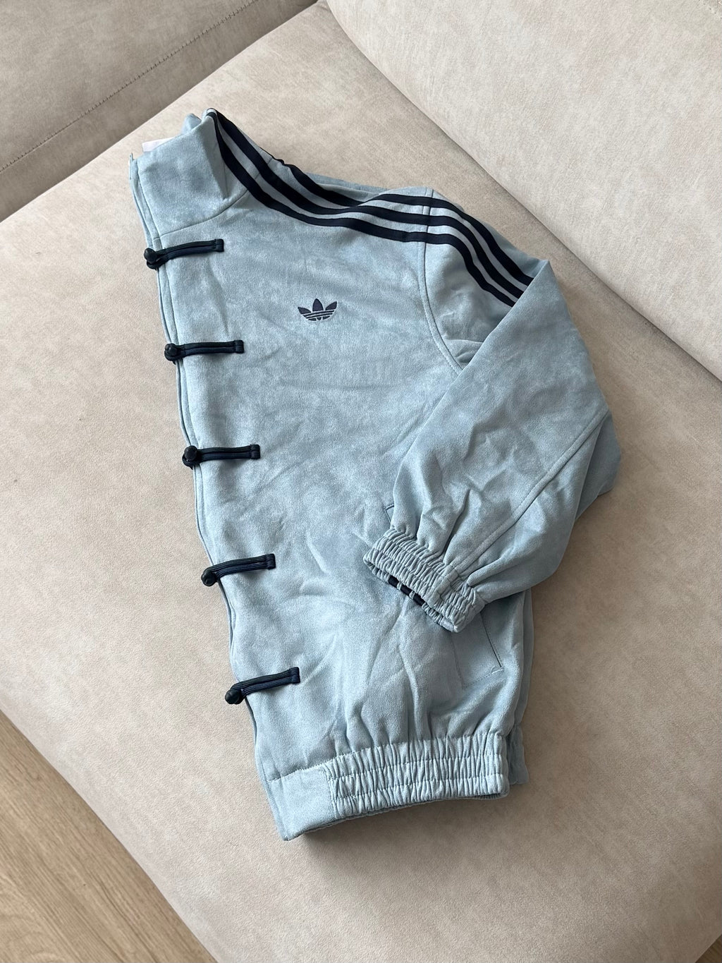 Chaqueta Adidas CNY “Blue baby”