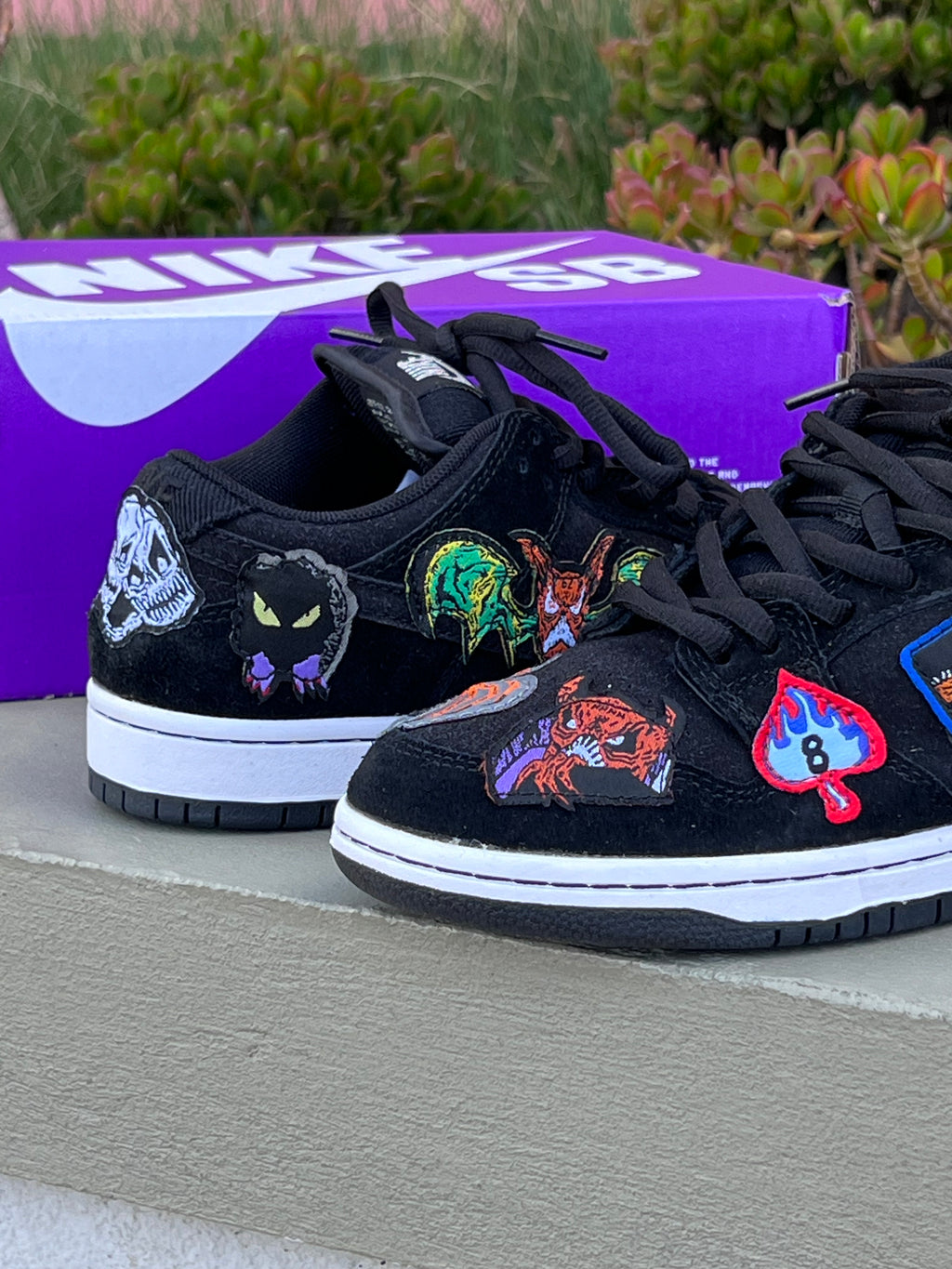 Nike SB dunk low “Neck Face”