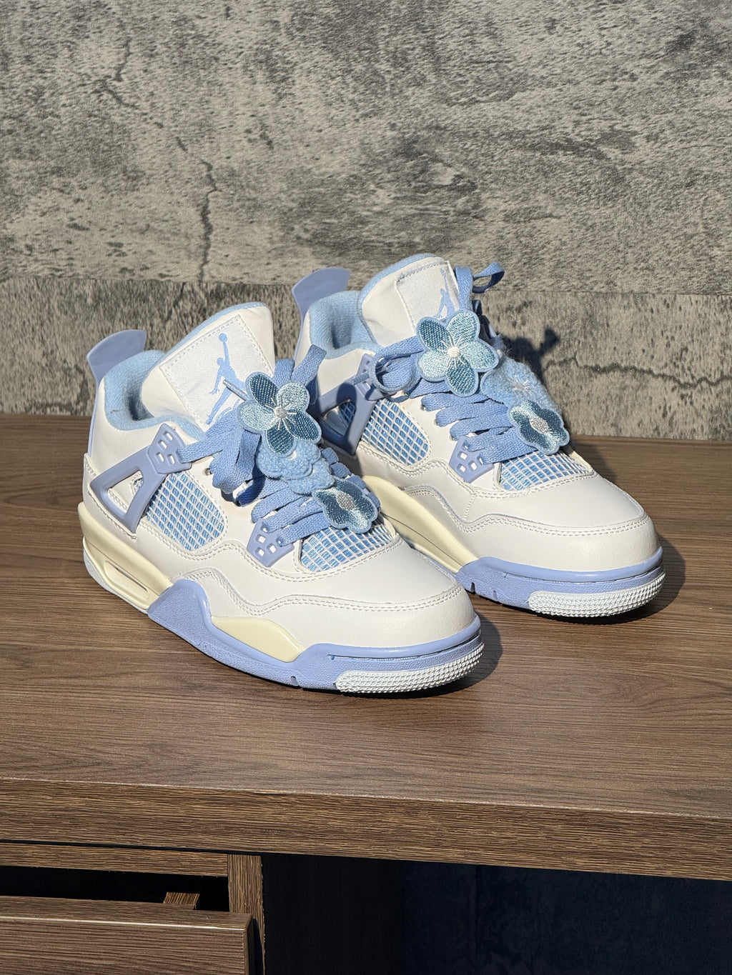 Jordan Retro 4 “Forget me not”