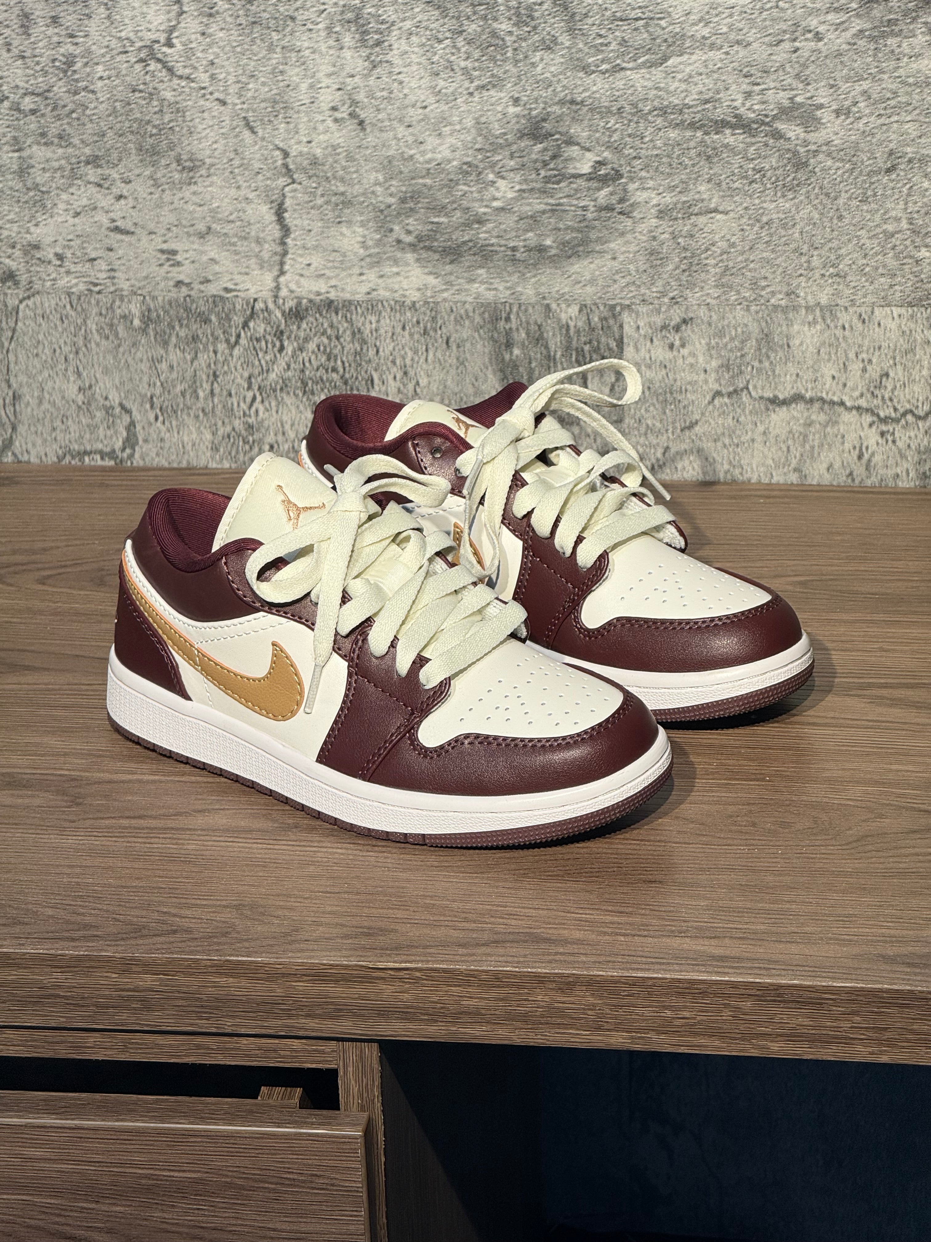 Jordan Retro 1 Low “Vinotinto”