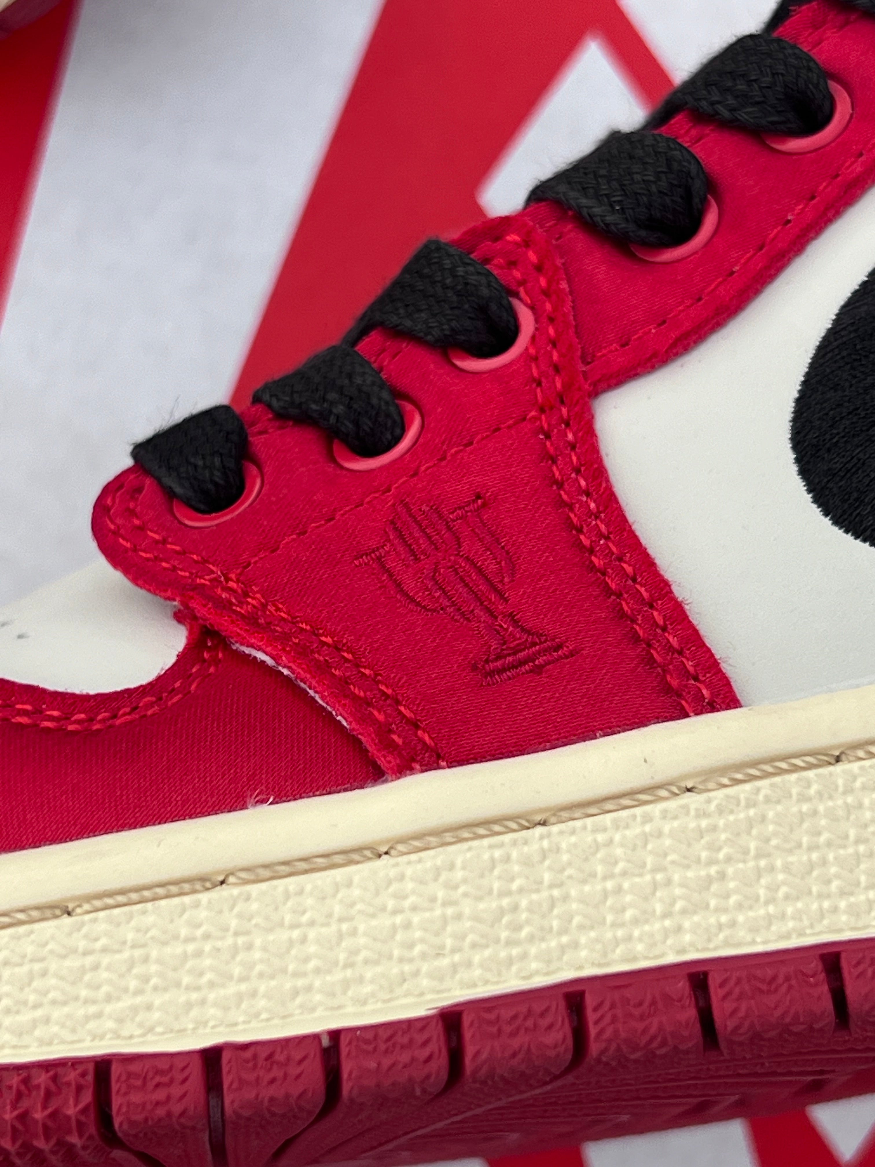 Jordan Retro 1 Low “Trophy”