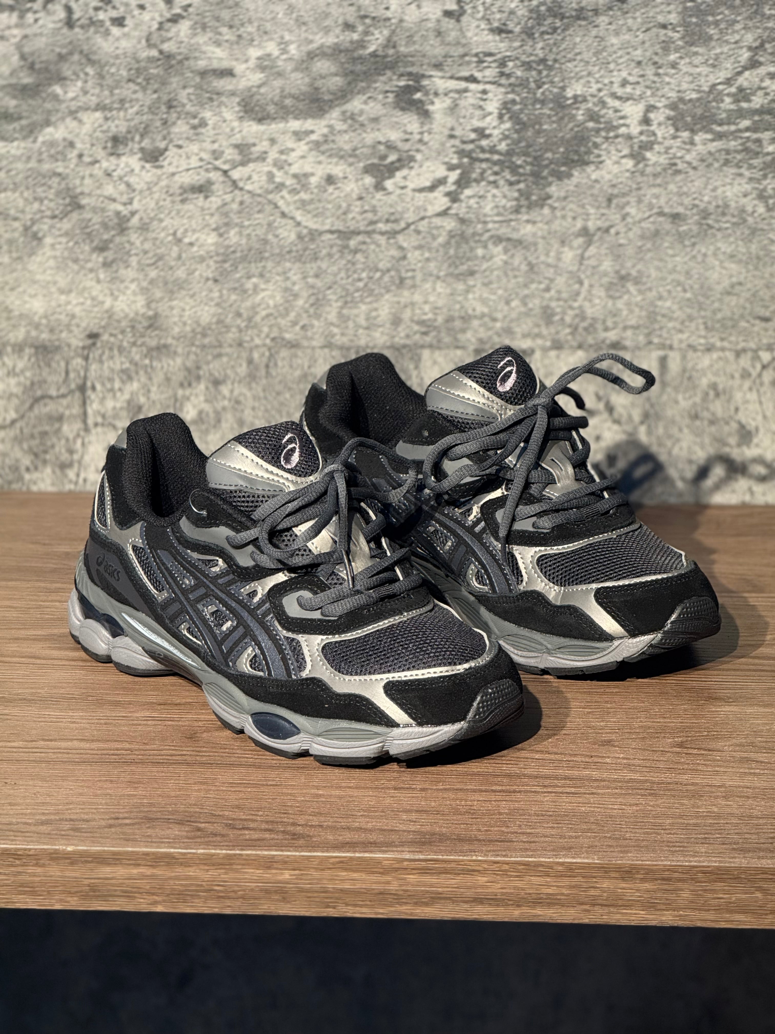 Asics Gel-NYC en gris y negro grafito