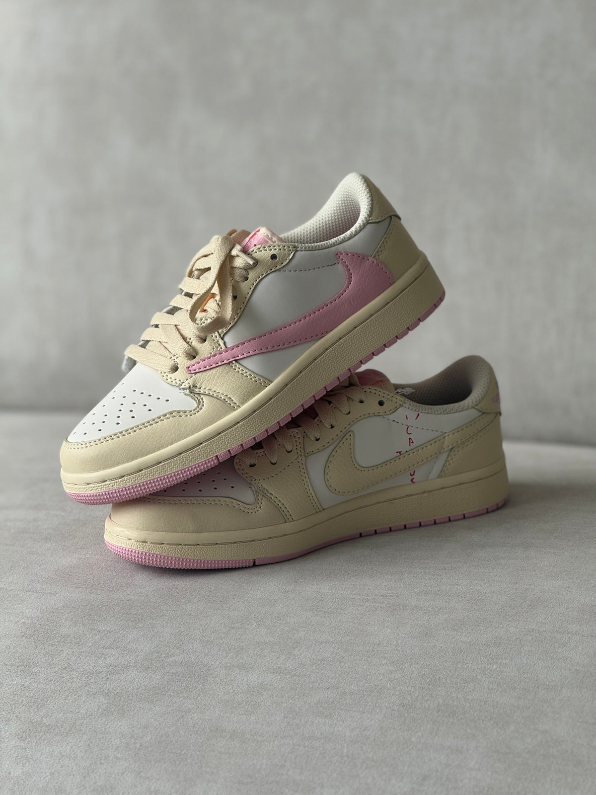 Air Jordan 1 Low x Travis Scott “Shy Pink”