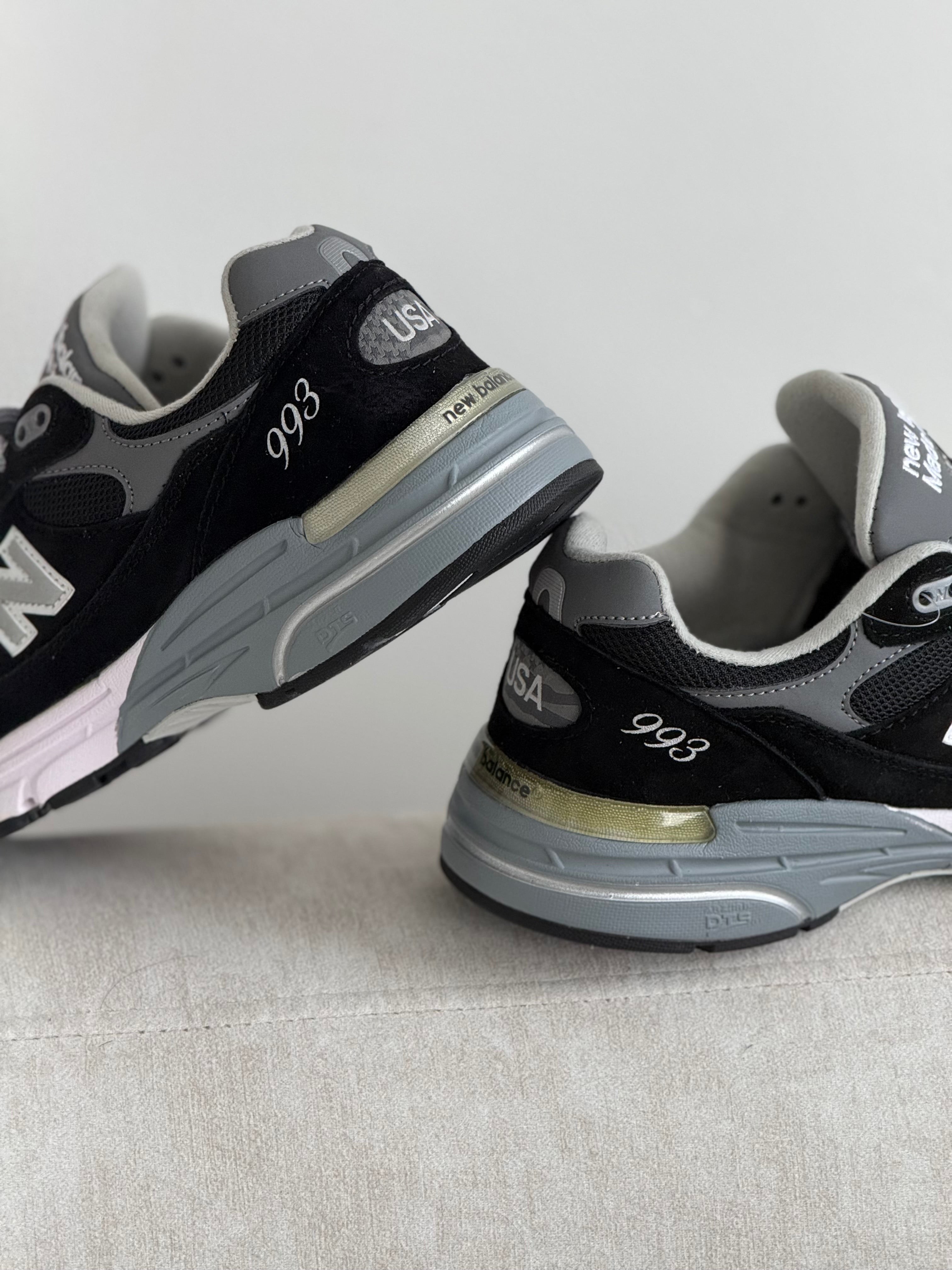 New Balance 993
