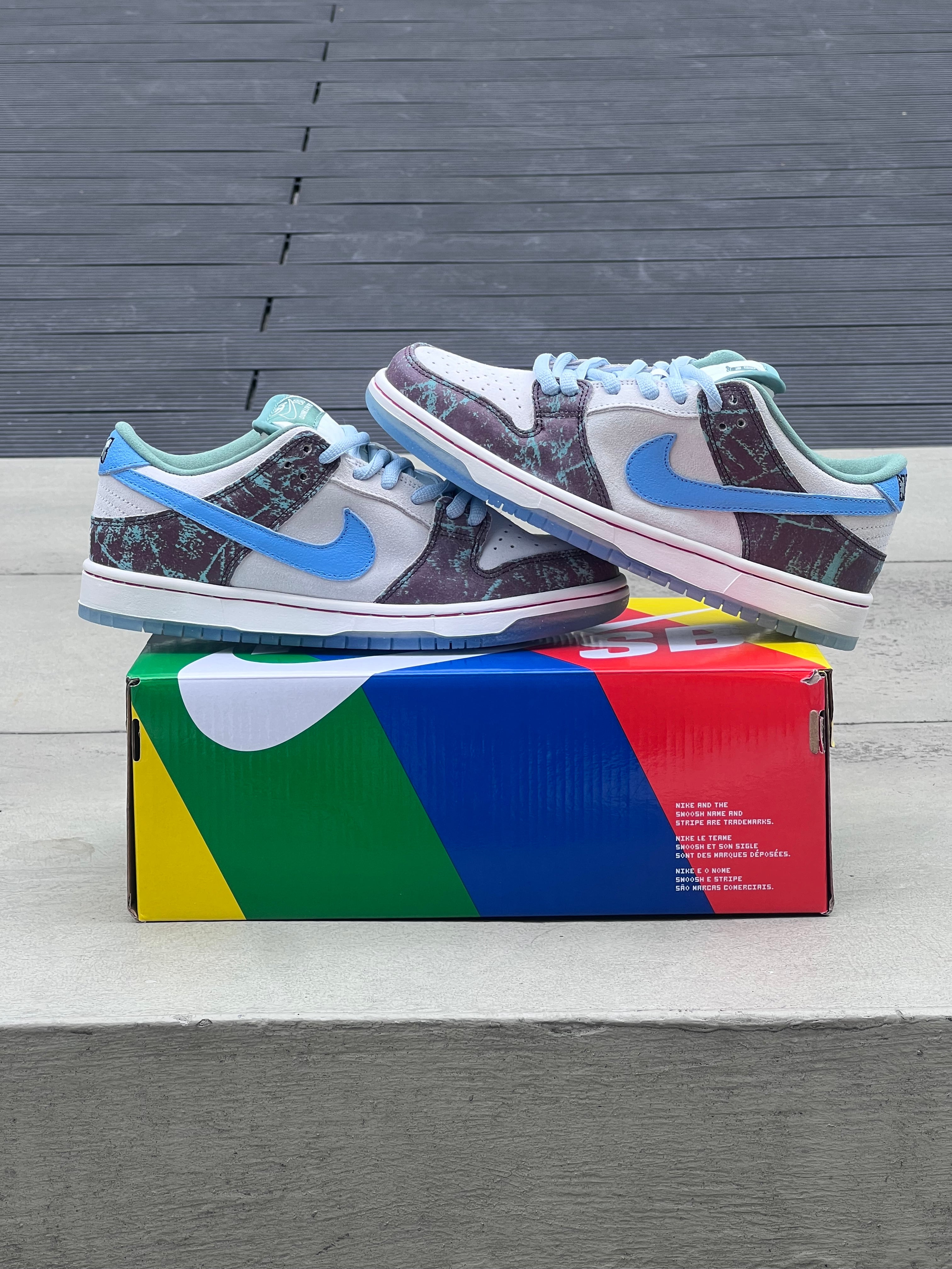 Nike SB dunk low GSC