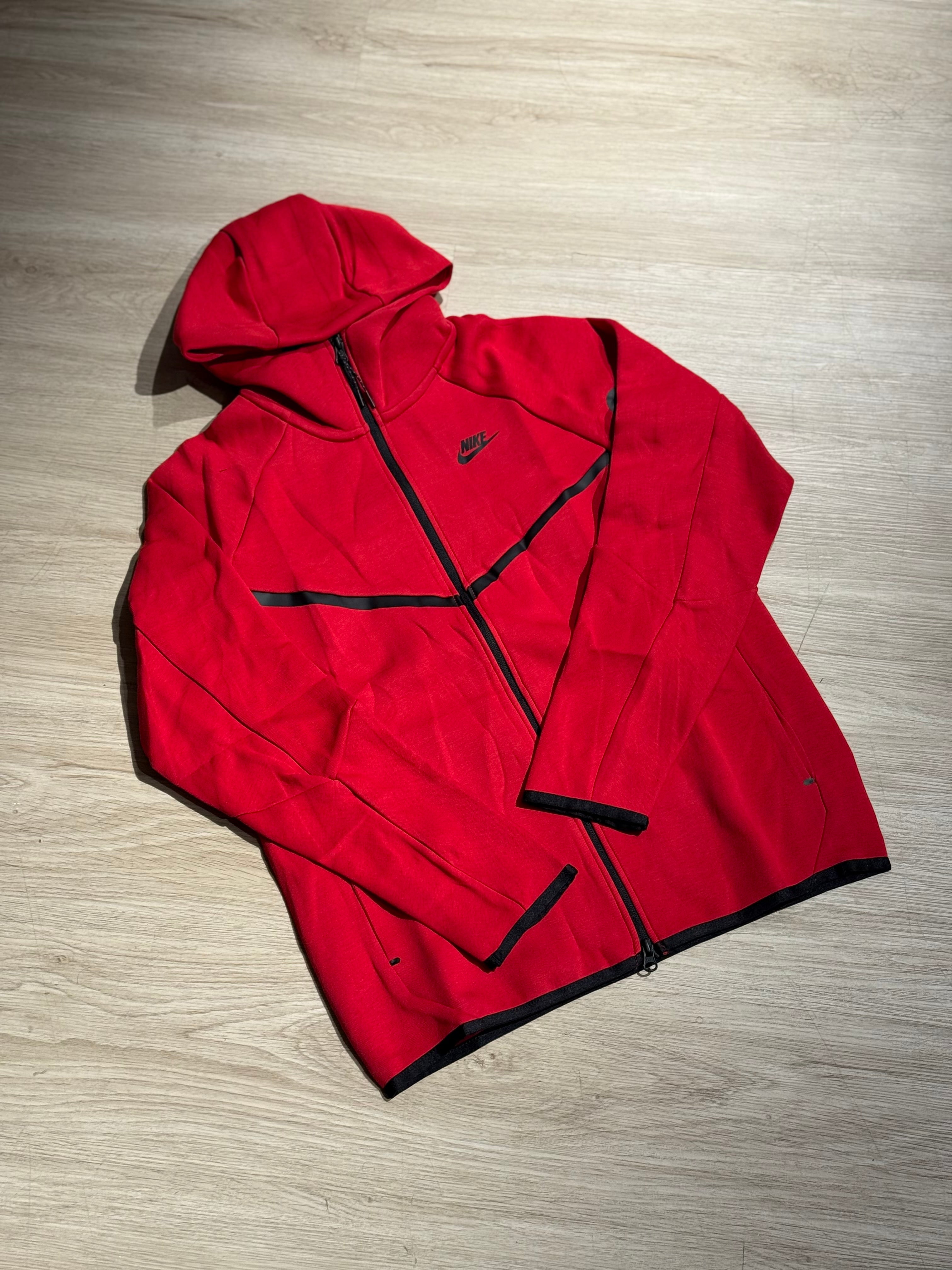 Sudadera Nike Tech Fleece “Red”