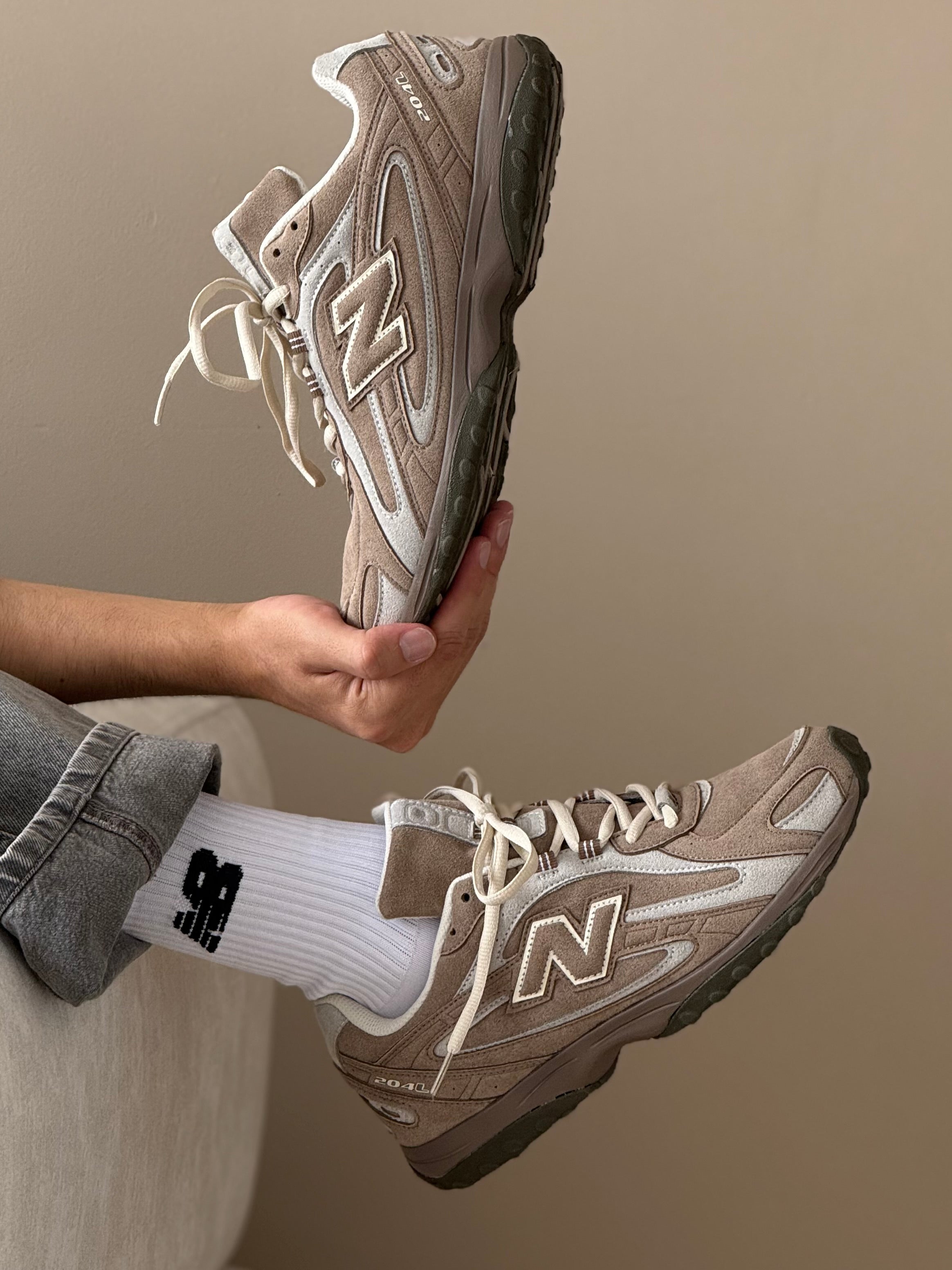 New Balance 204L