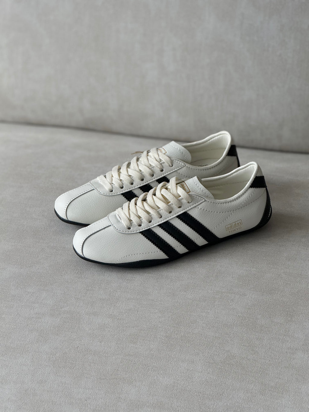 Adidas Tokio “White/Black”