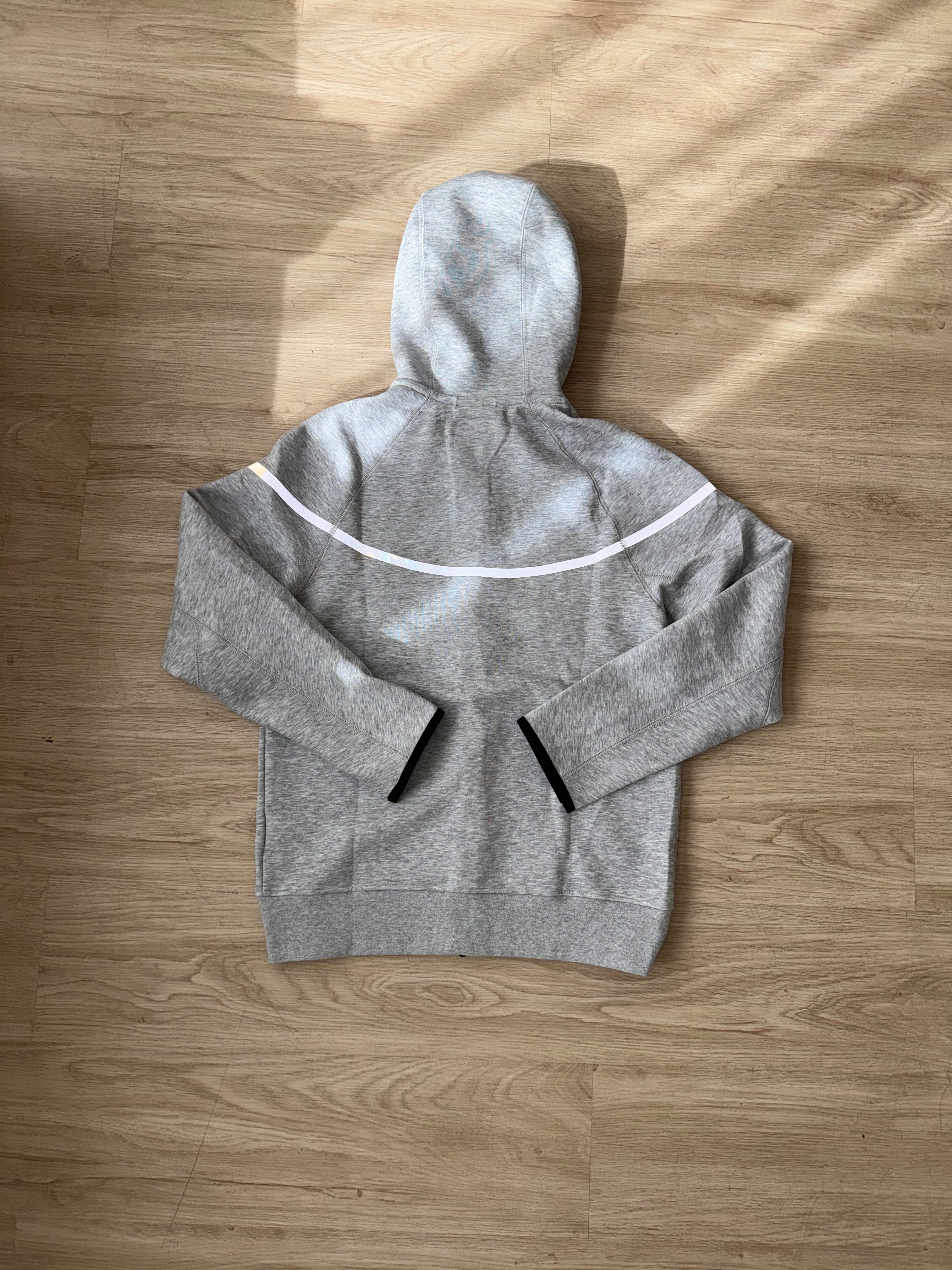 Chaqueta Nike Tech Reflective “Grey”