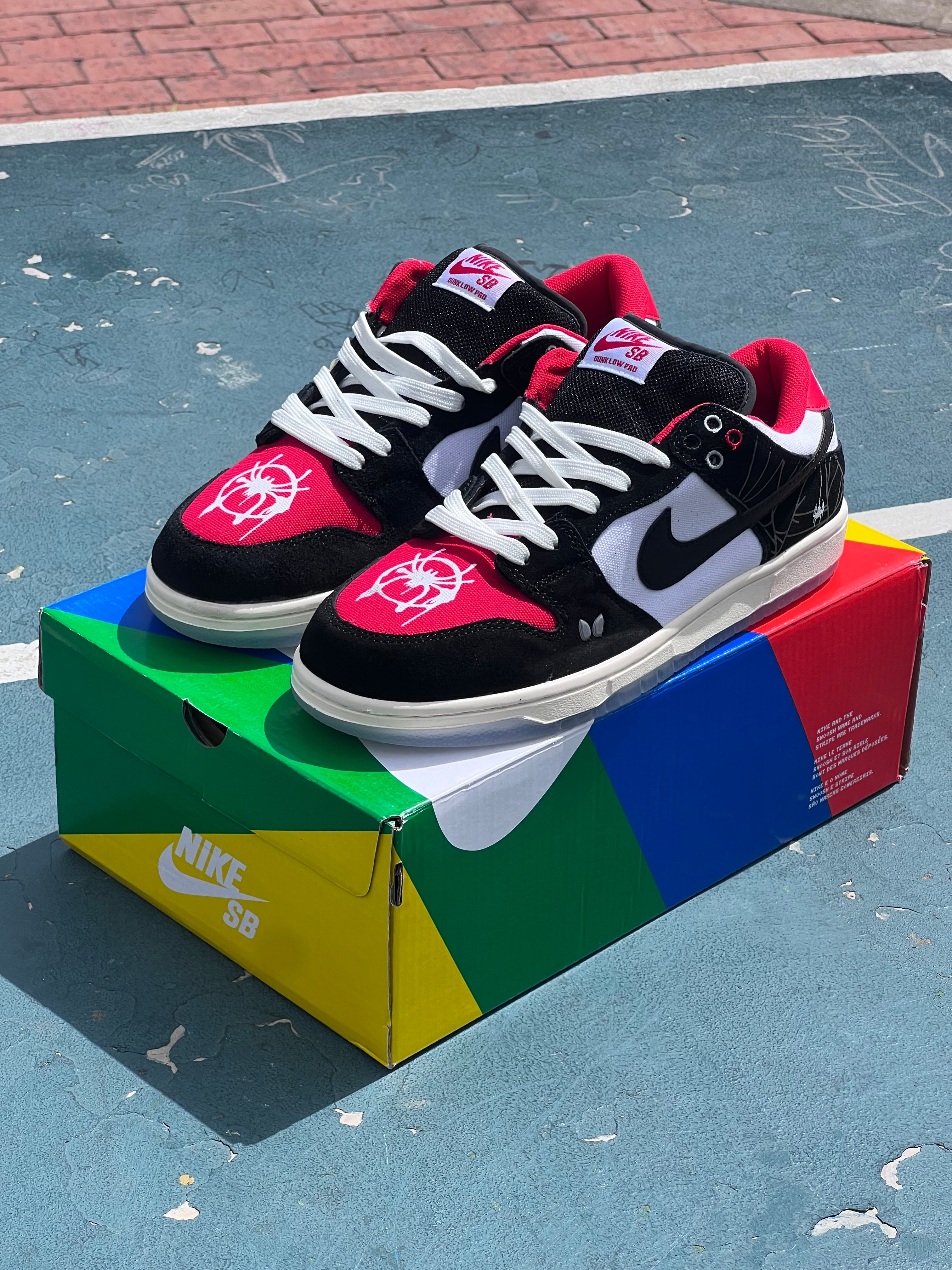 Nike Dunk Low “Spiderman”