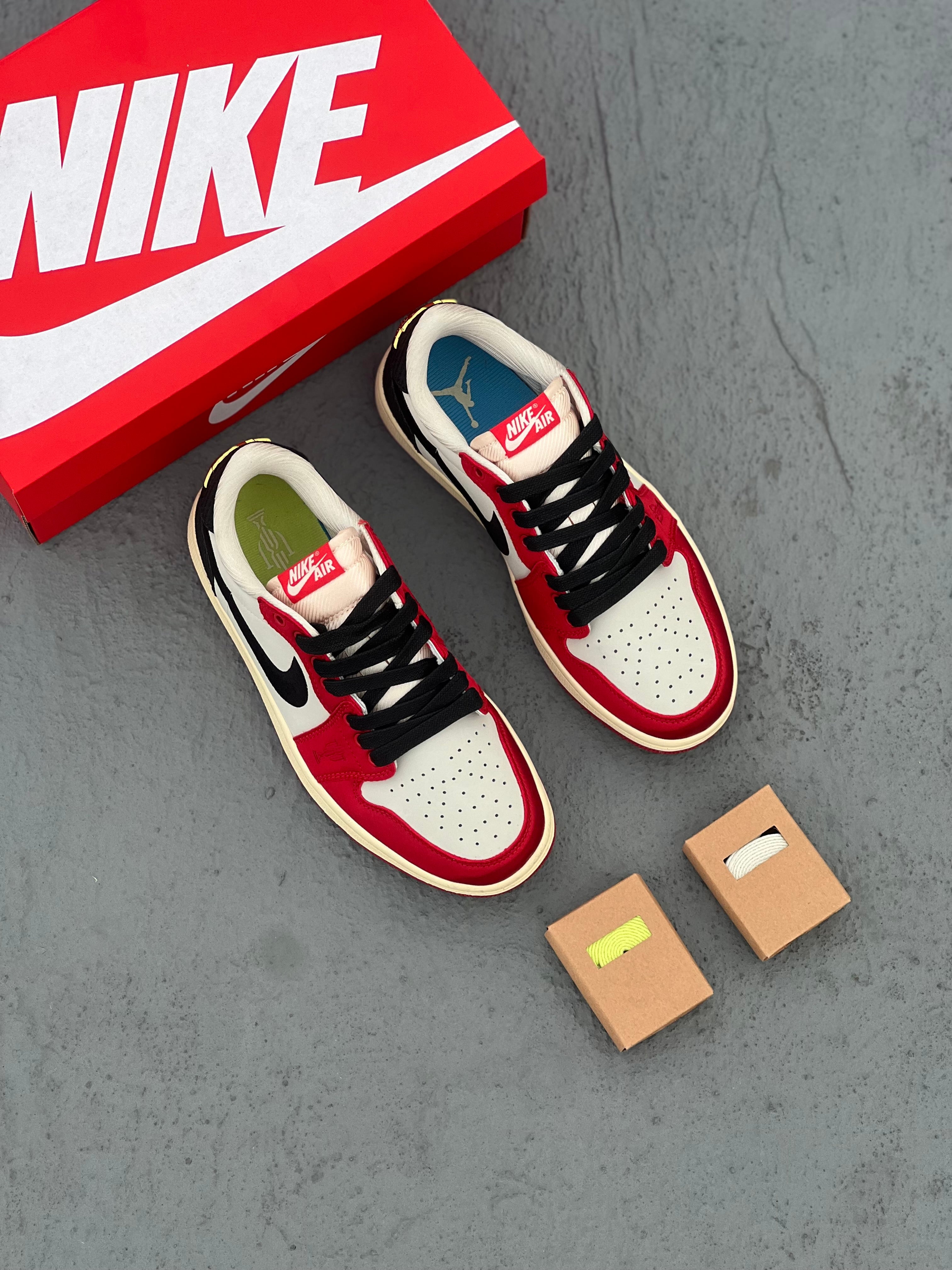 Jordan Retro 1 Low “Trophy”