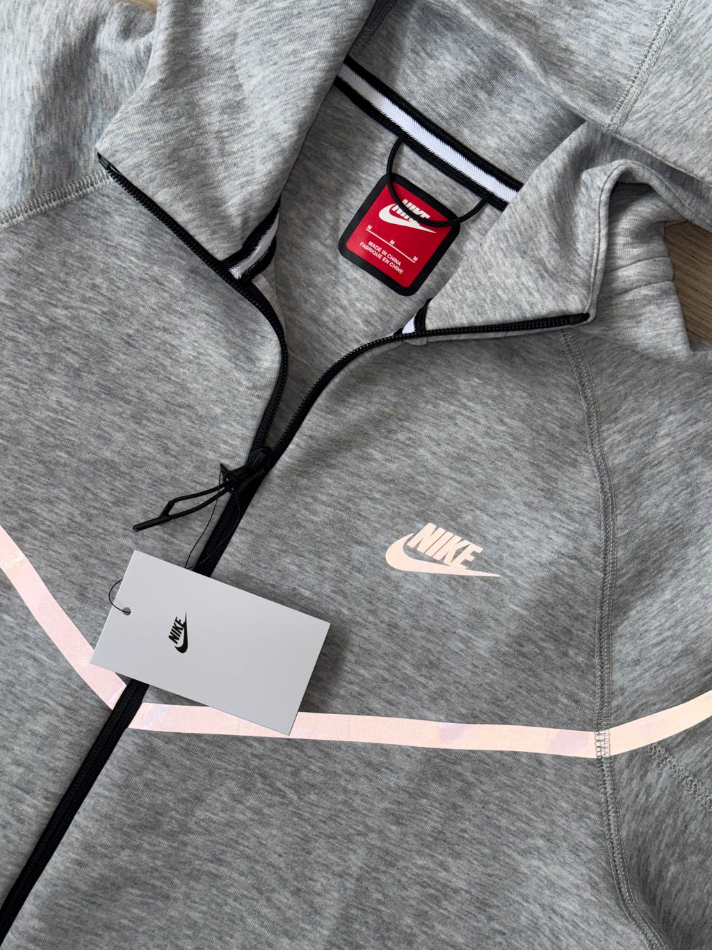 Chaqueta Nike Tech Reflective “Grey”